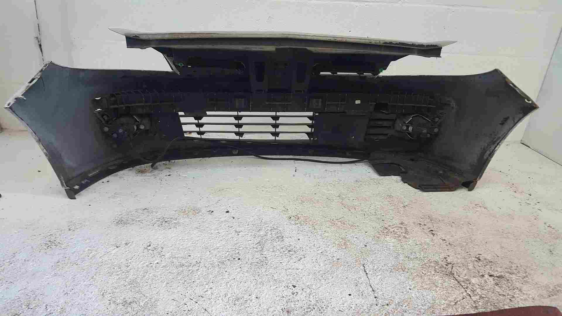 Thumb 10 Renault Clio MK3 2005-2009 Front Bumper White Ov369 185 FOG LIGHTS 