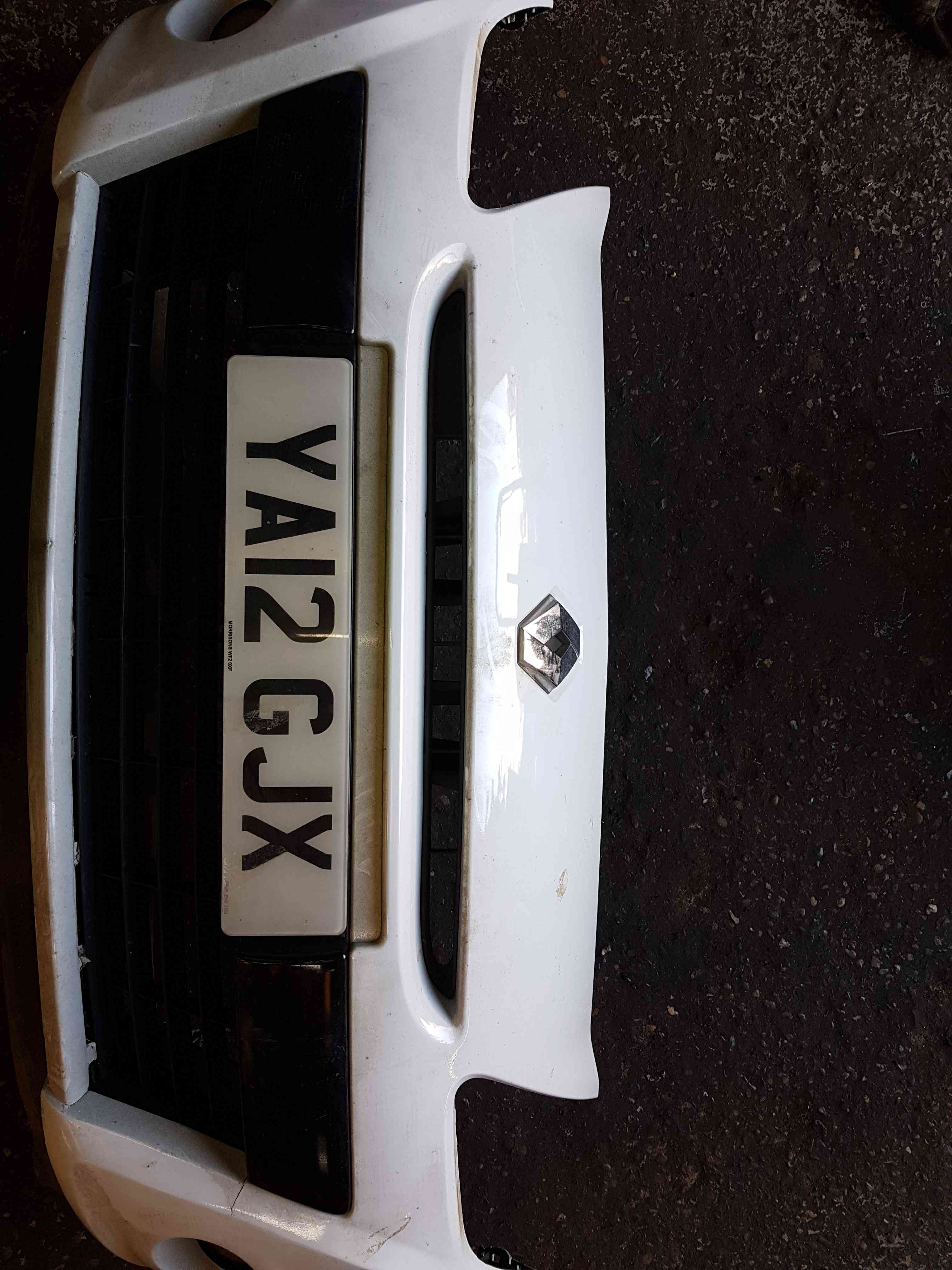 Thumb 3 Renault Clio MK3 2009-2012 Front Bumper White Ov369 195