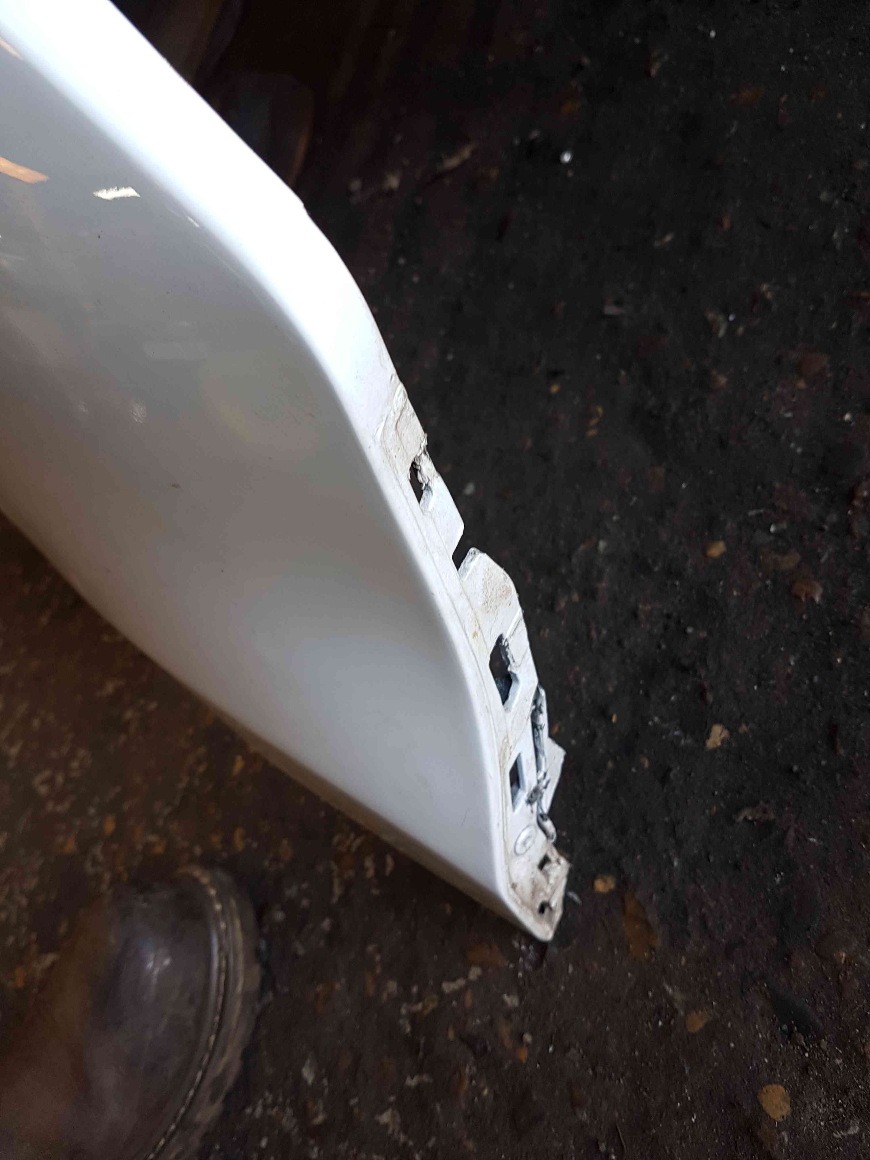 Thumb 6 Renault Clio MK3 2009-2012 Front Bumper White Ov369 195