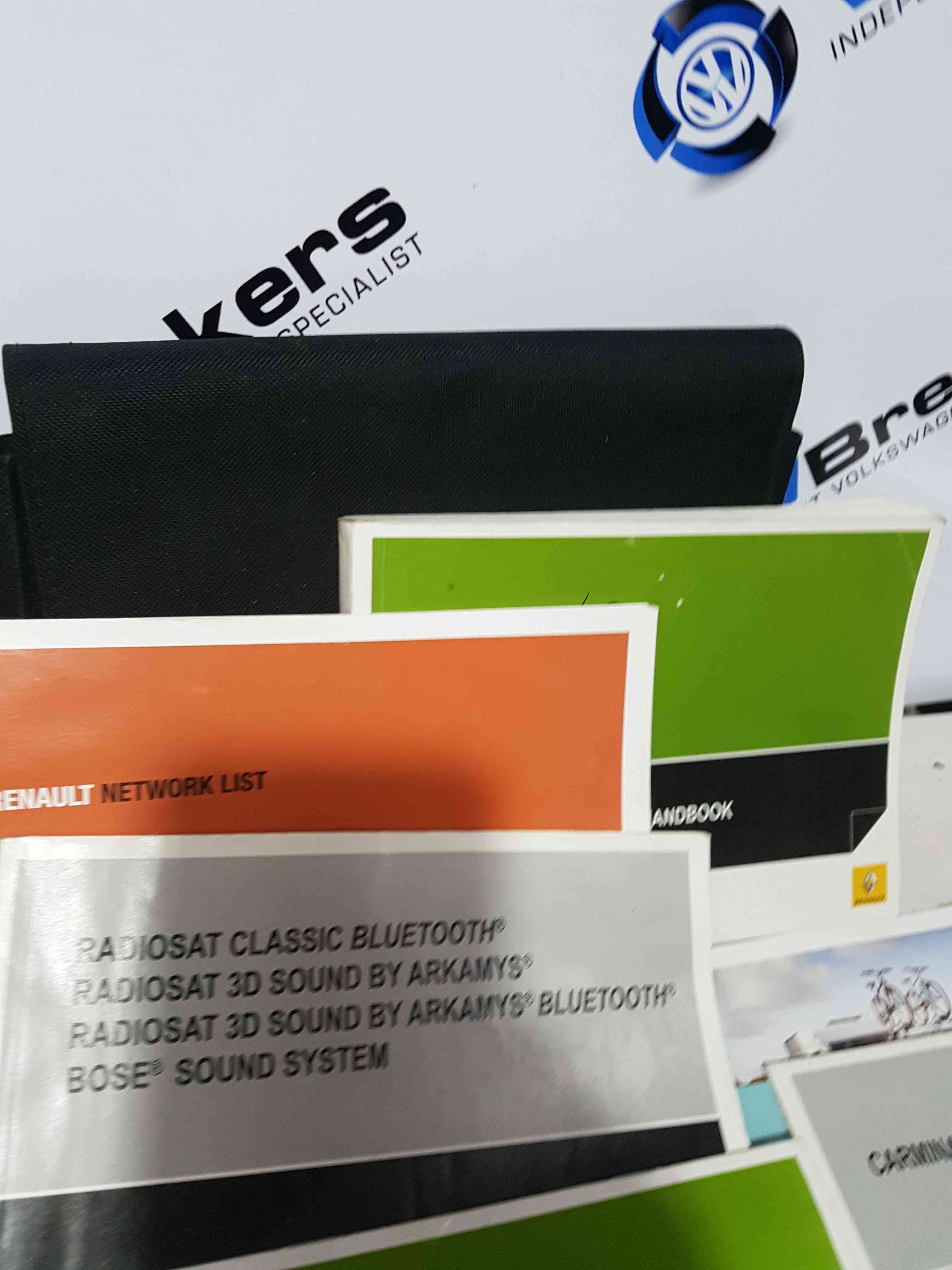 Thumb 5 Renault Clio MK3 2009-2012 Handbook Documents + Wallet