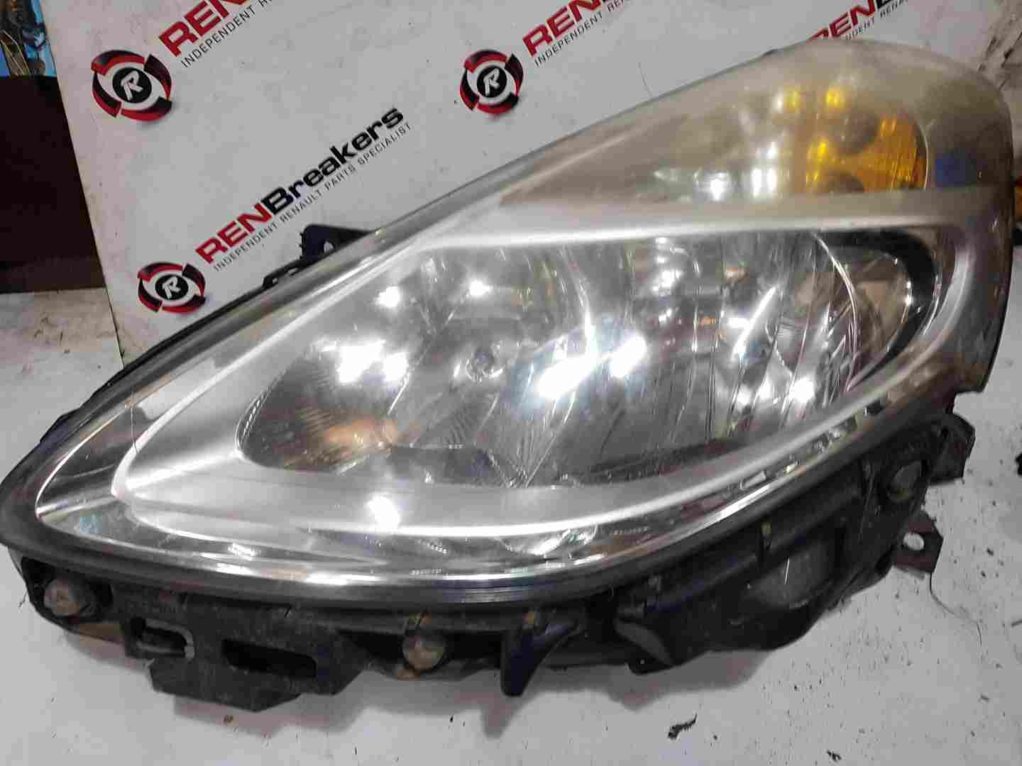 Thumb 4 Renault Clio MK3 2009-2012 Passenger NSF Front Head Lamp Headlight Chrome Cloudy