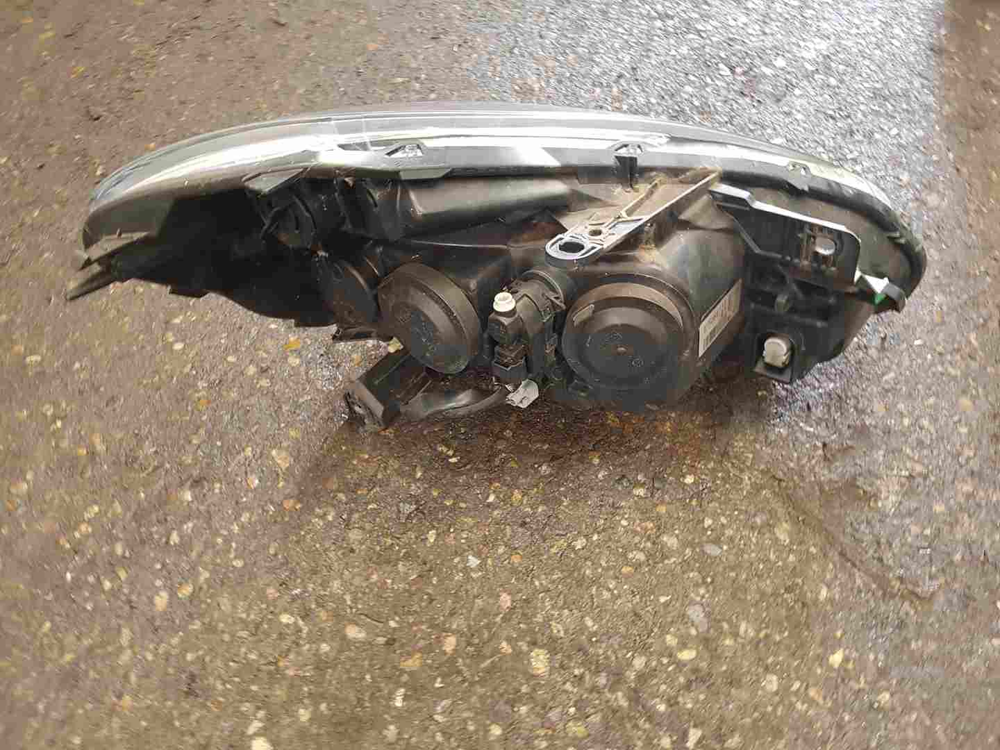 Thumb 5 Renault Clio MK3 2009-2012 Passenger NSF Front Headlight Black Backing Facelift