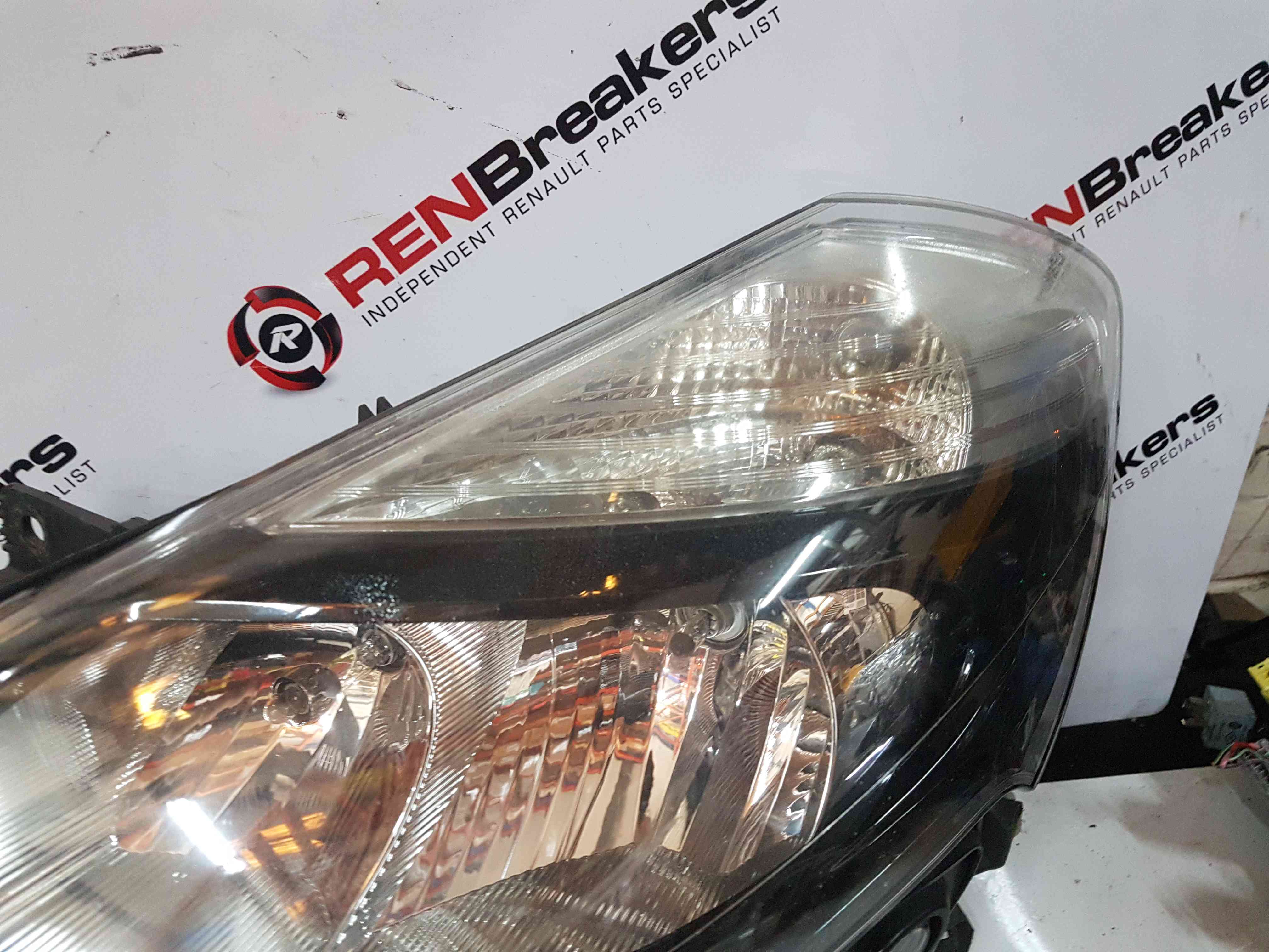 Thumb 2 Renault Clio MK3 2009-2012 Passenger NSF Front Headlight Black Backing Facelift