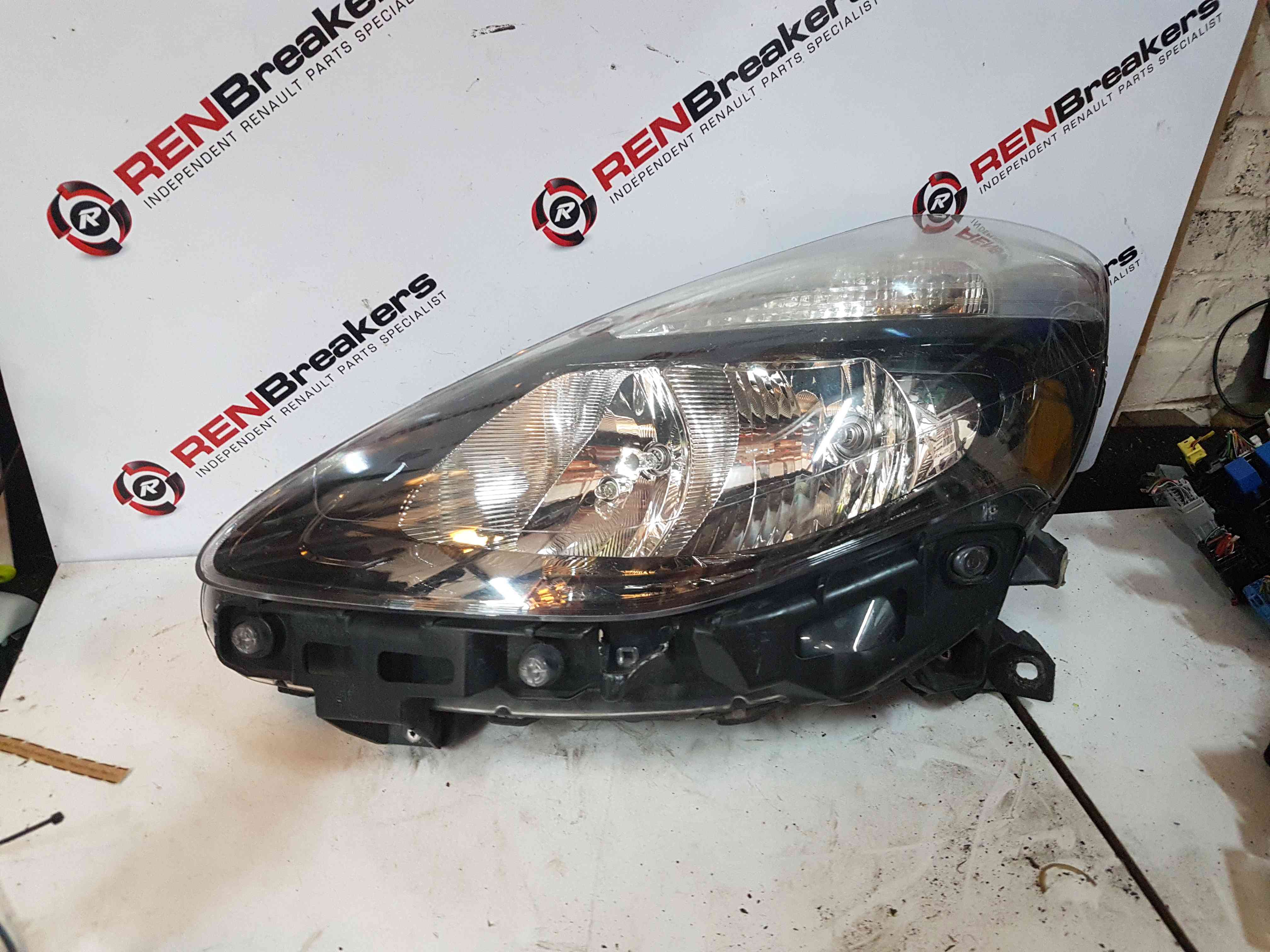Thumb 9 Renault Clio MK3 2009-2012 Passenger NSF Front Headlight Black Backing Facelift