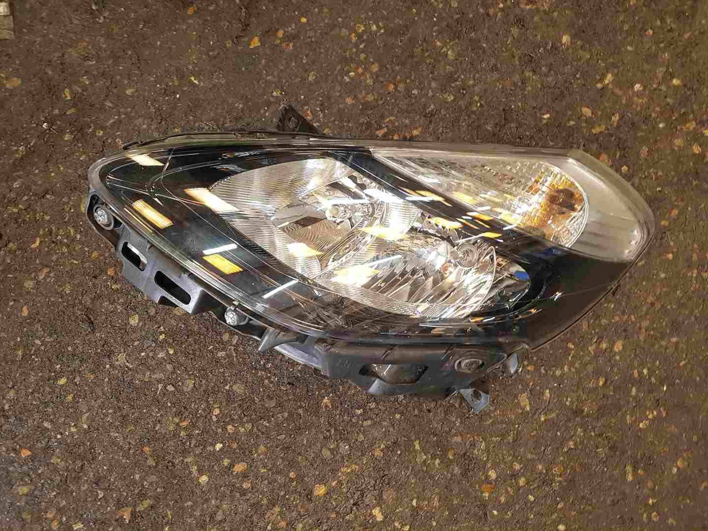 Renault Clio MK3 2009-2012 Passenger NSF Front Headlight Black Backing Facelift