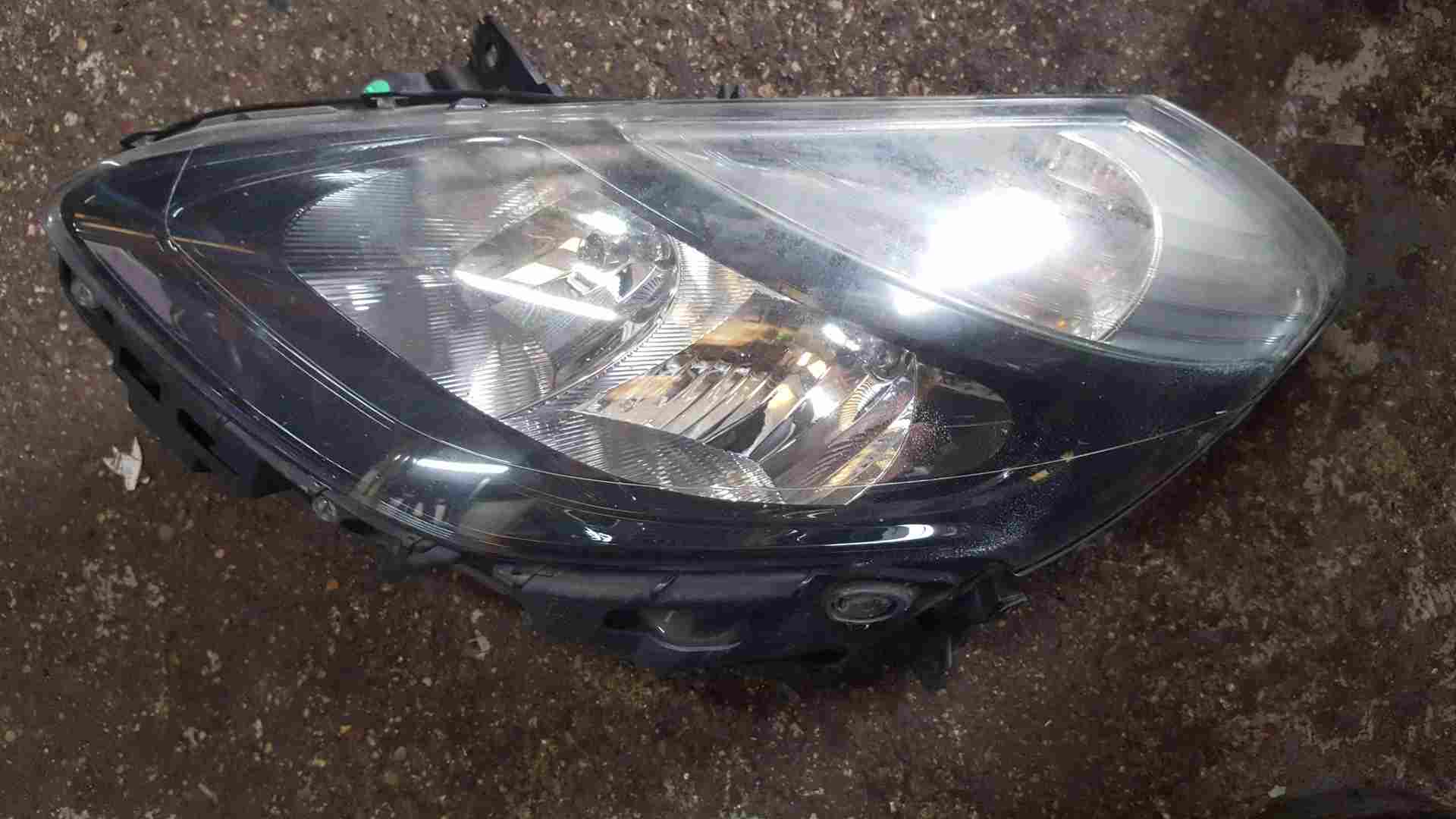 Thumb 3 Renault Clio MK3 2009-2012 Passenger NSF Front Headlight Black Facelift CLOUDY