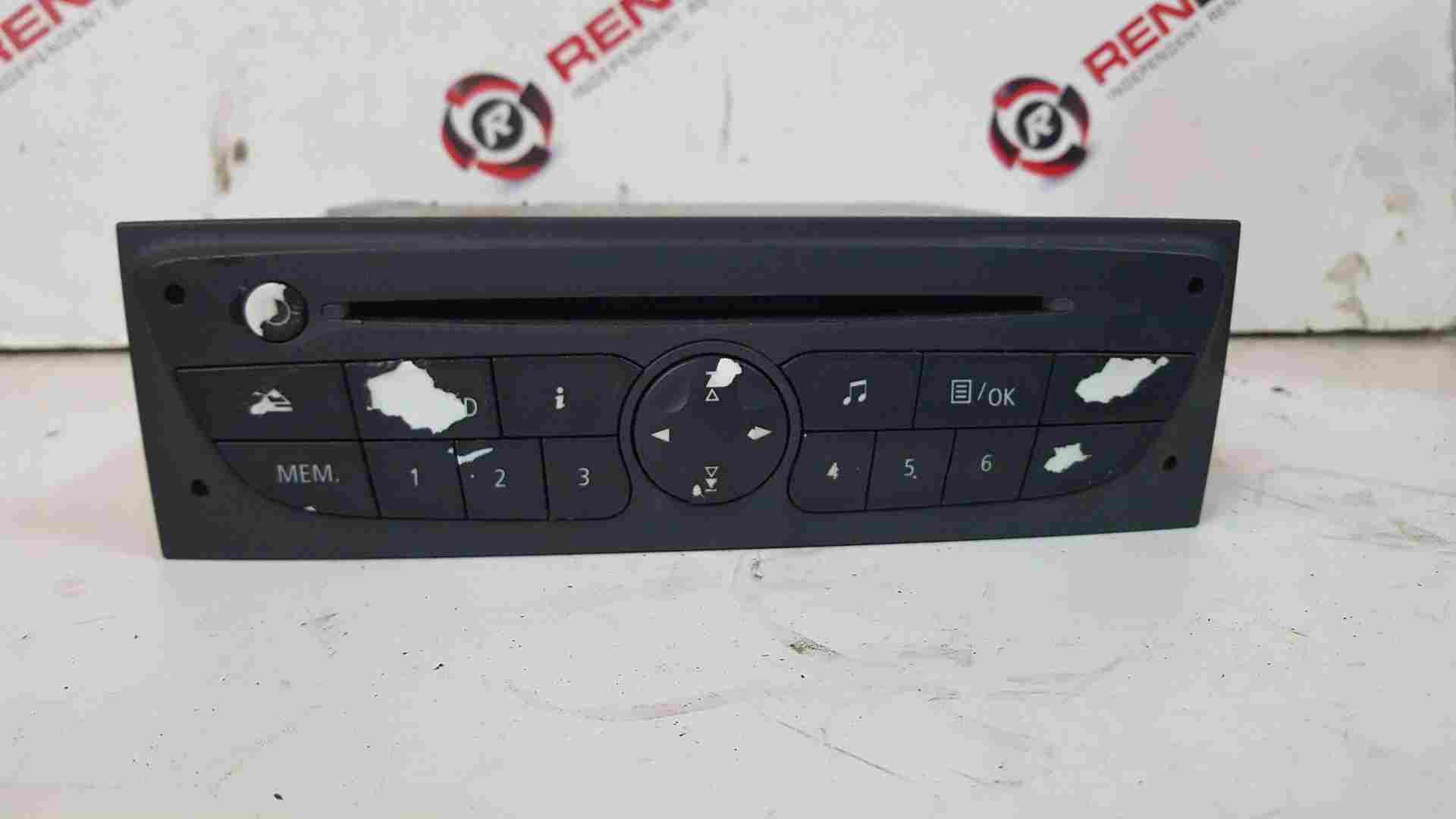 Thumb 2 Renault Clio MK3 2009-2012 Radio Cd Player SAT Nav 281150038R