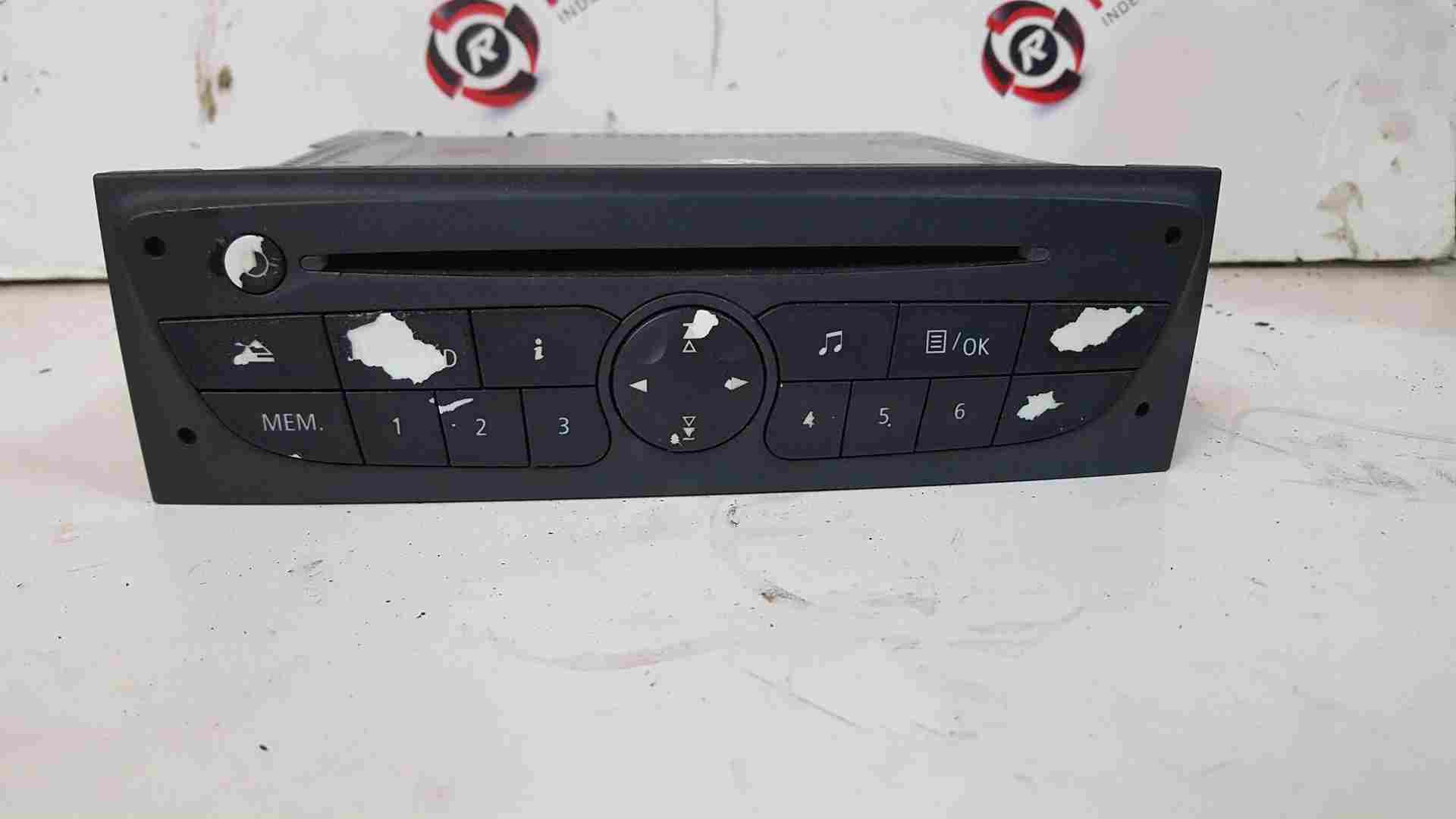 Thumb 3 Renault Clio MK3 2009-2012 Radio Cd Player SAT Nav 281150038R