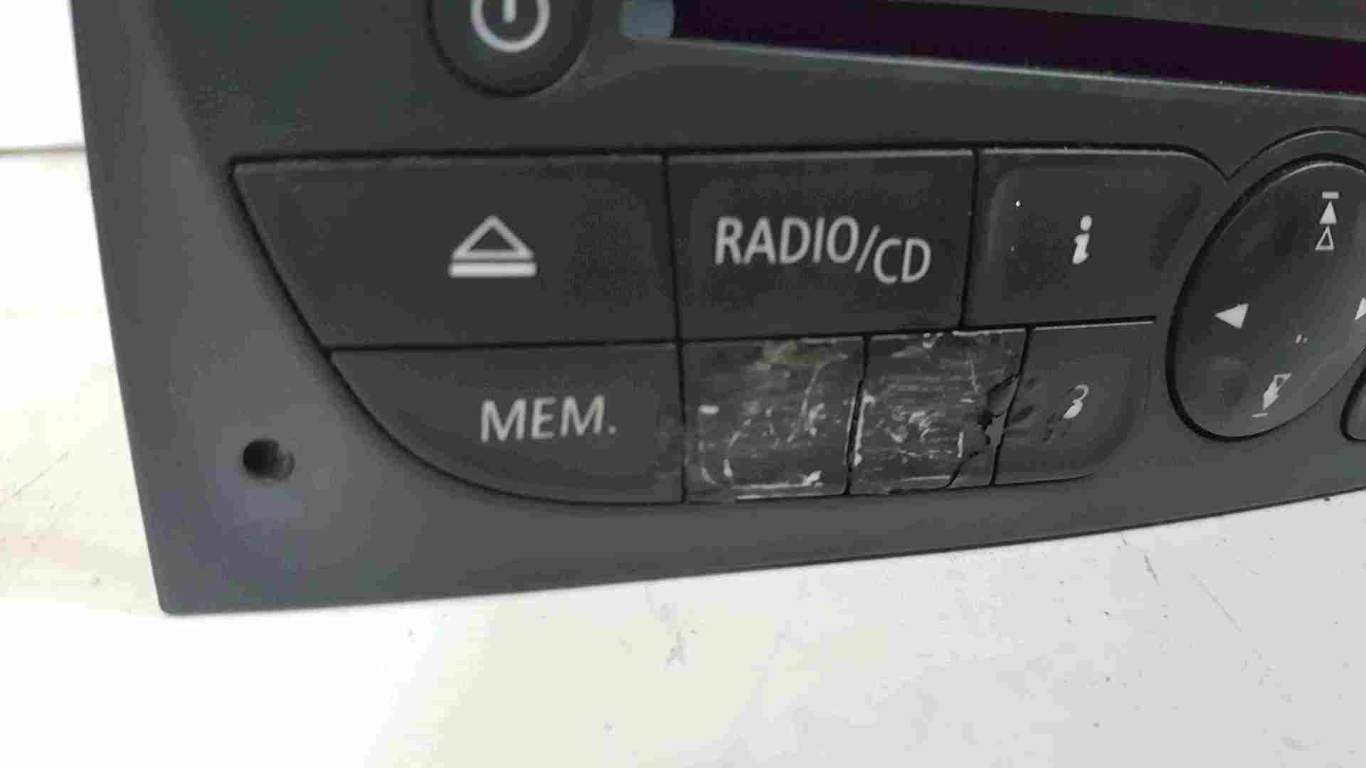 Thumb 2 Renault Clio MK3 2009-2012 Radio Cd Player TOM TOM