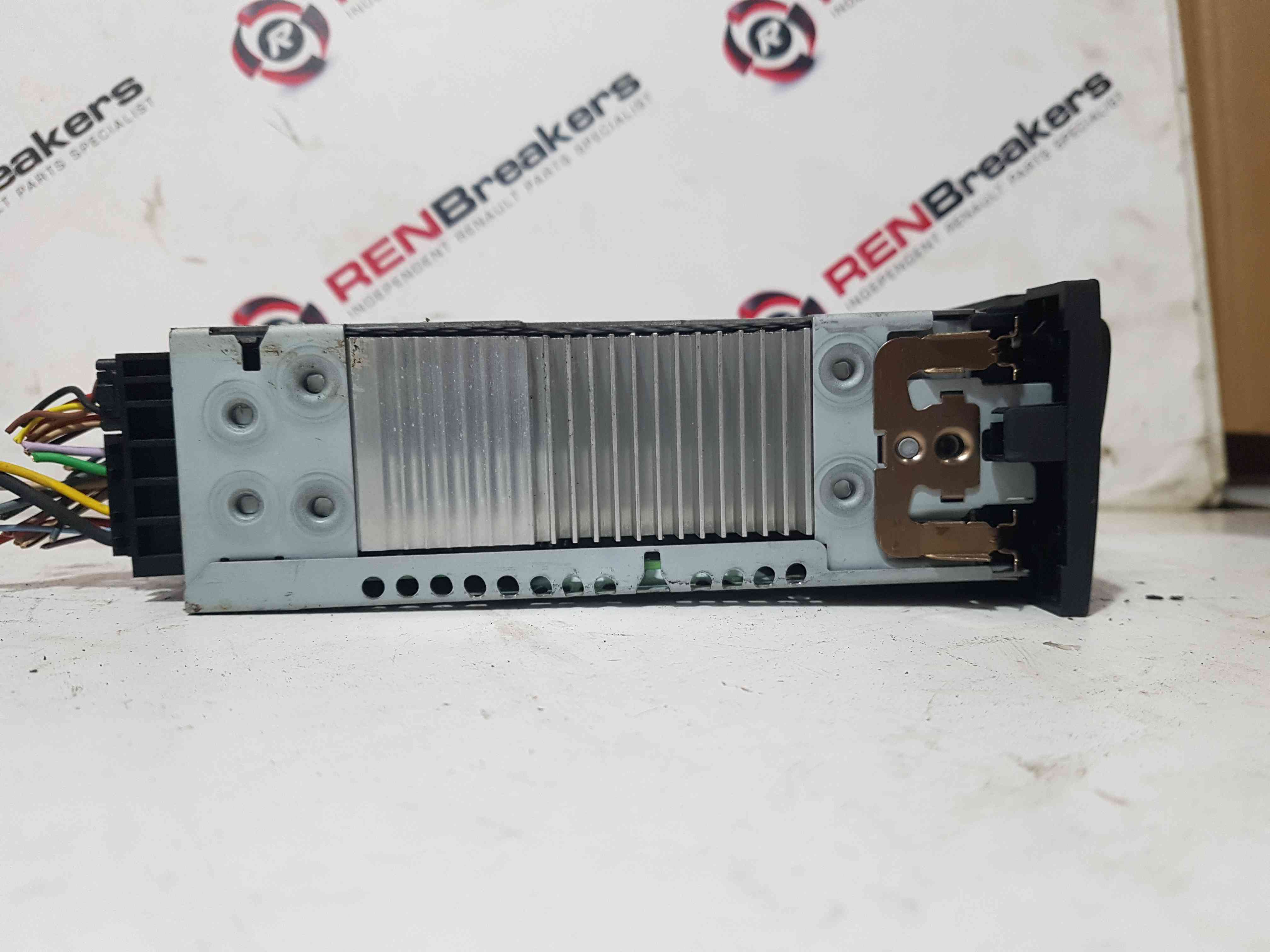 Thumb 5 Renault Clio MK3 2009-2012 Radio Stereo Cd Player 3/5 281150038R + CODE