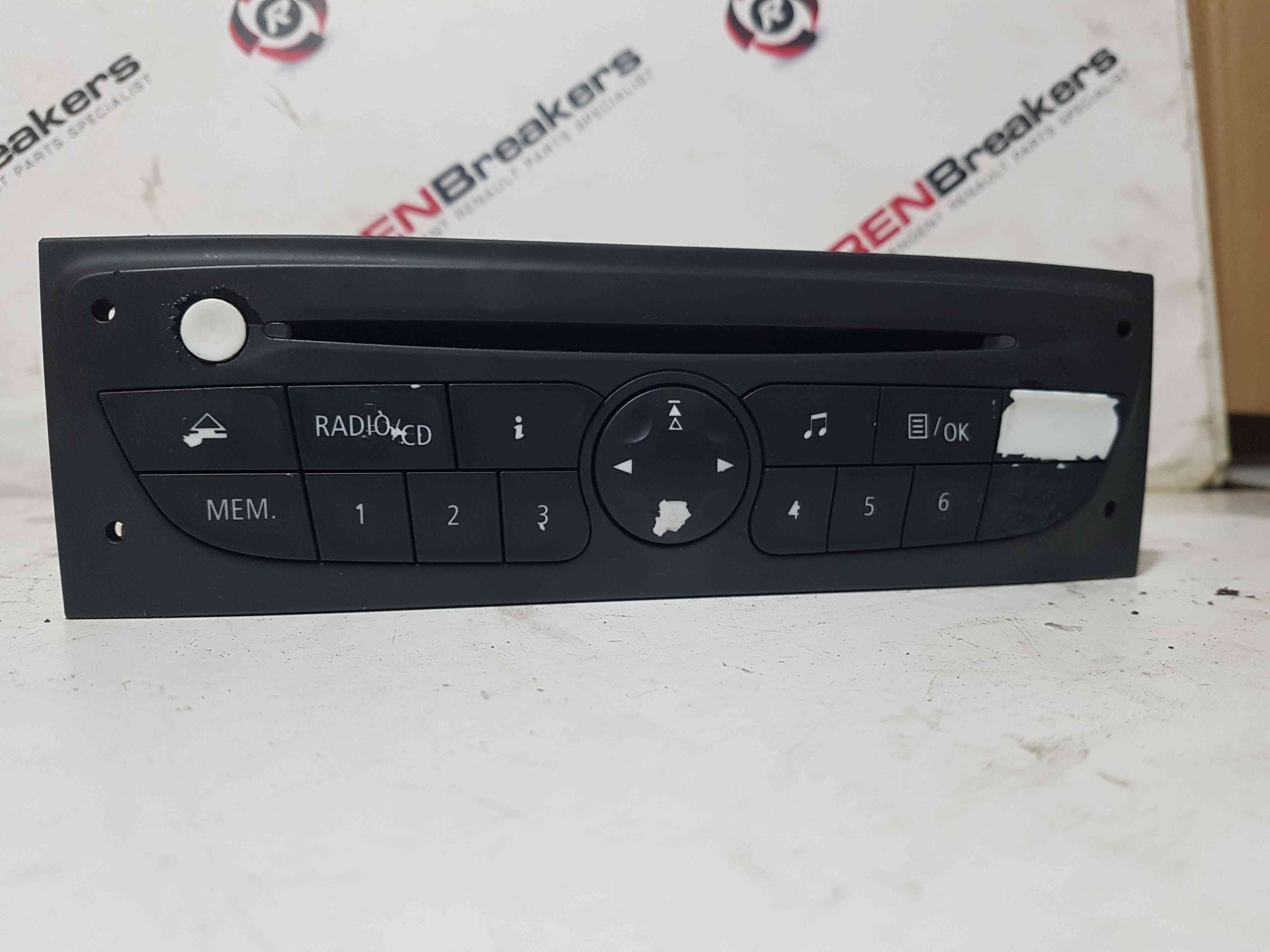 Thumb 6 Renault Clio MK3 2009-2012 Radio Stereo Cd Player 3/5 281150038R + CODE