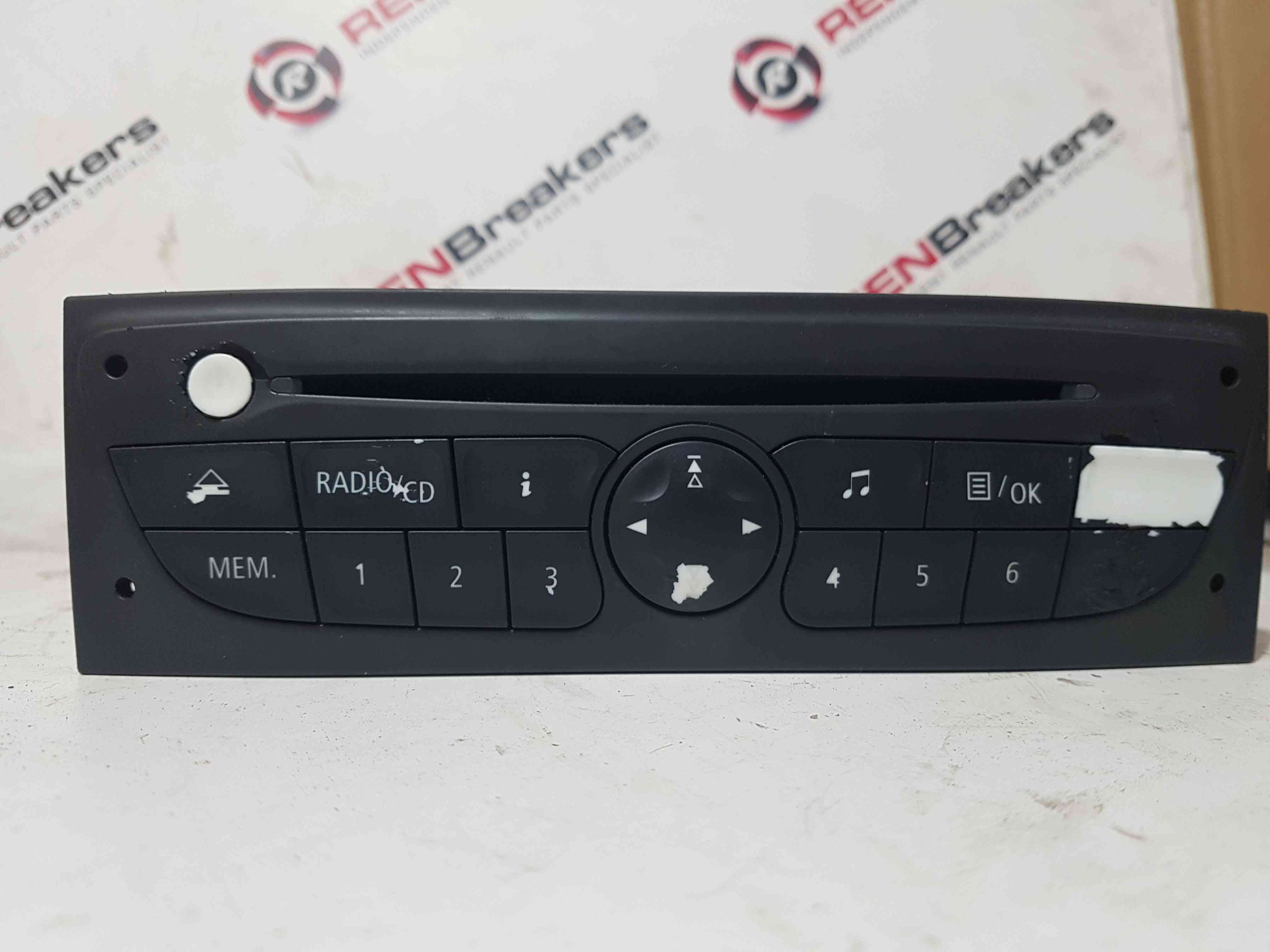 Renault Clio MK3 2009-2012 Radio Stereo Cd Player 3/5 281150038R + CODE