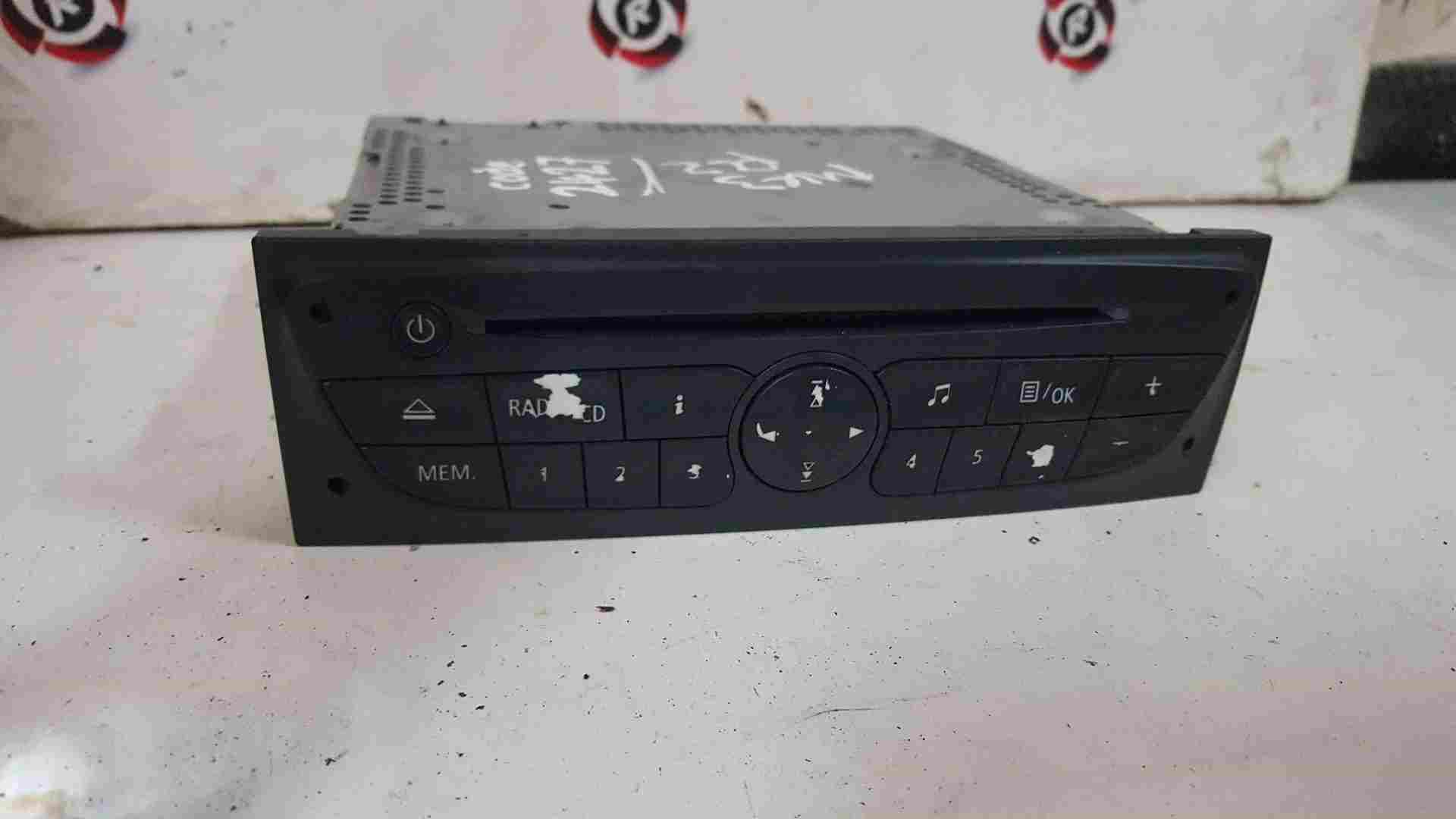 Thumb 2 Renault Clio MK3 2009-2012 Radio Stereo Cd Player 3/5 281150038R