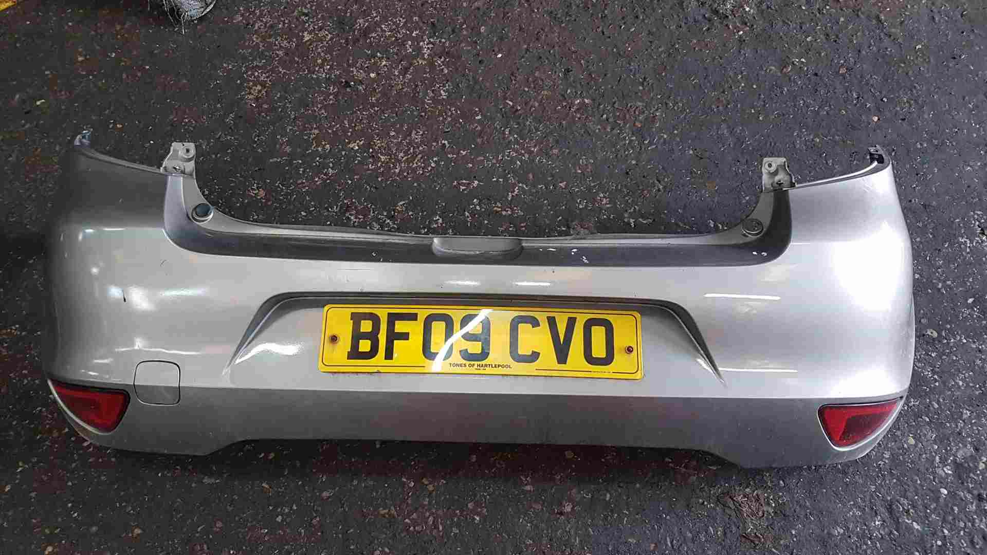 Thumb 8 Renault Clio MK3 2009-2012 Rear Bumper Beige Tehnk Damaged