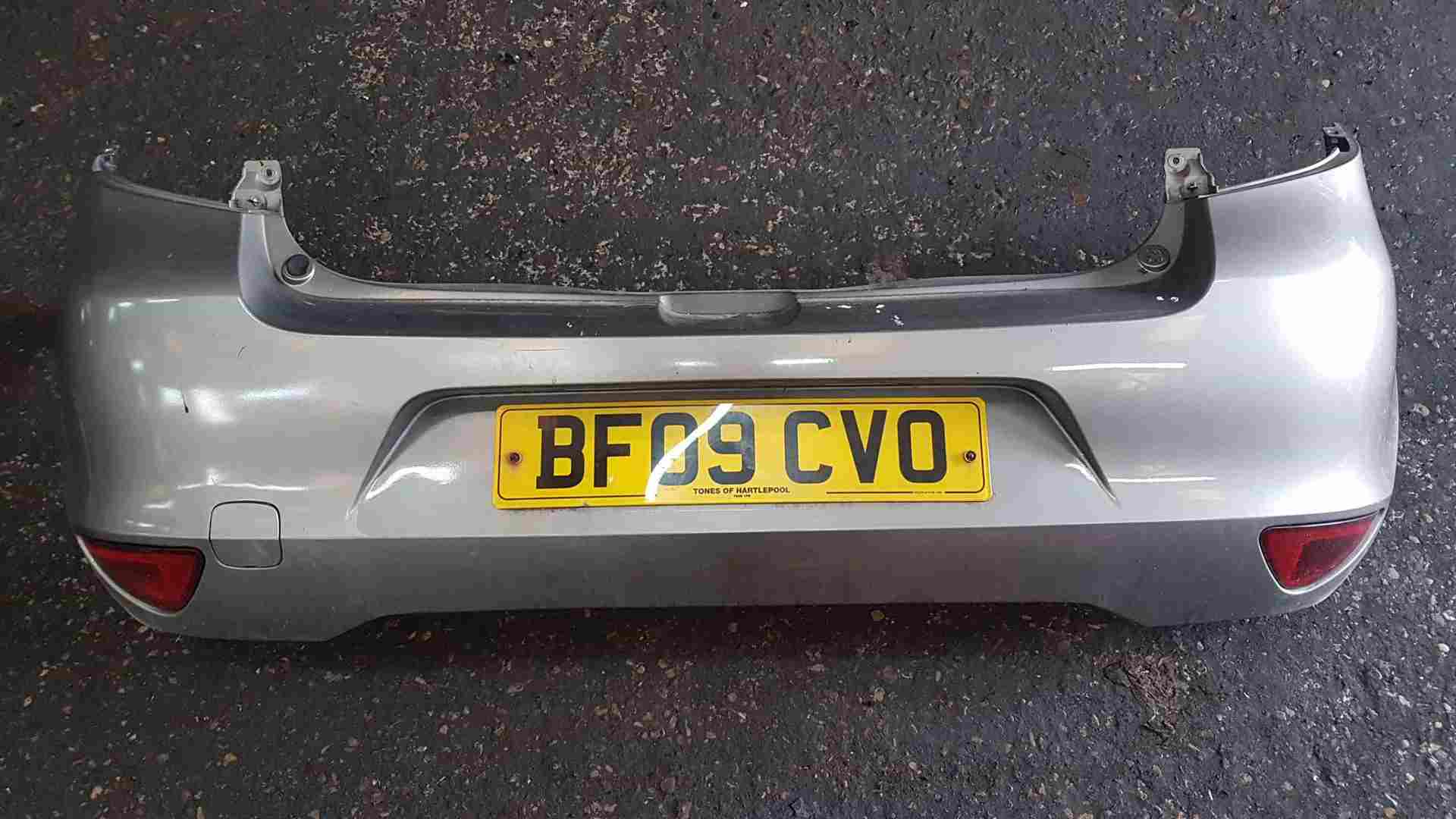 Renault Clio MK3 2009-2012 Rear Bumper Beige Tehnk Damaged