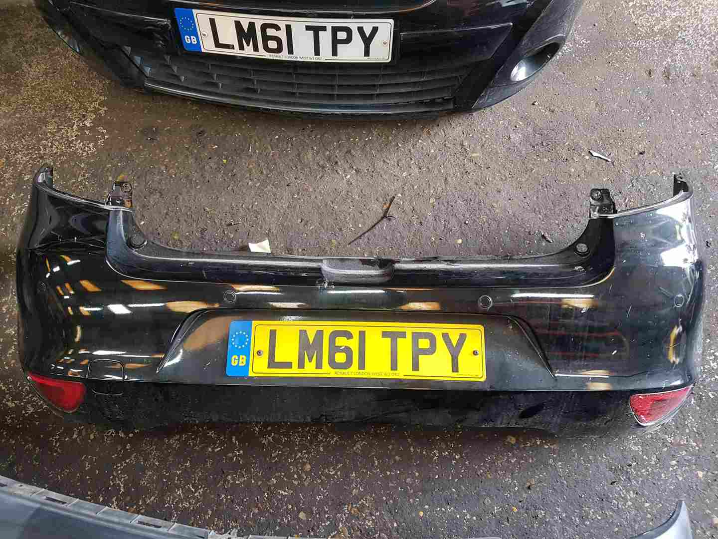 Thumb 2 Renault Clio MK3 2009-2012 Rear Bumper Black 676 Facelift reverse sensors
