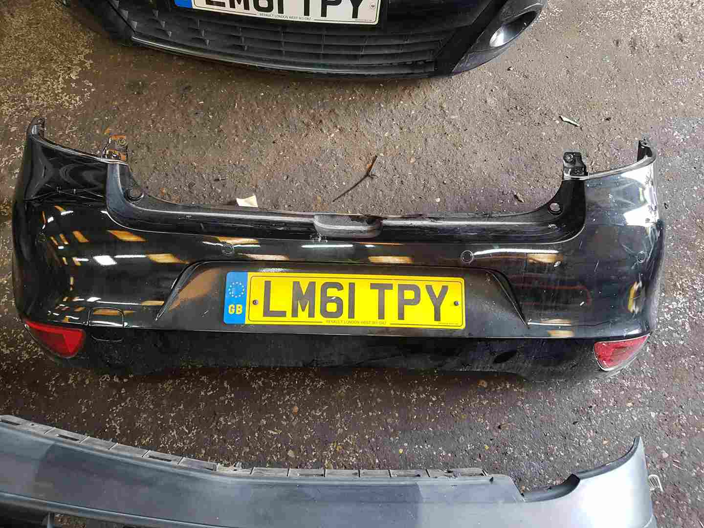 Renault Clio MK3 2009-2012 Rear Bumper Black 676 Facelift reverse sensors