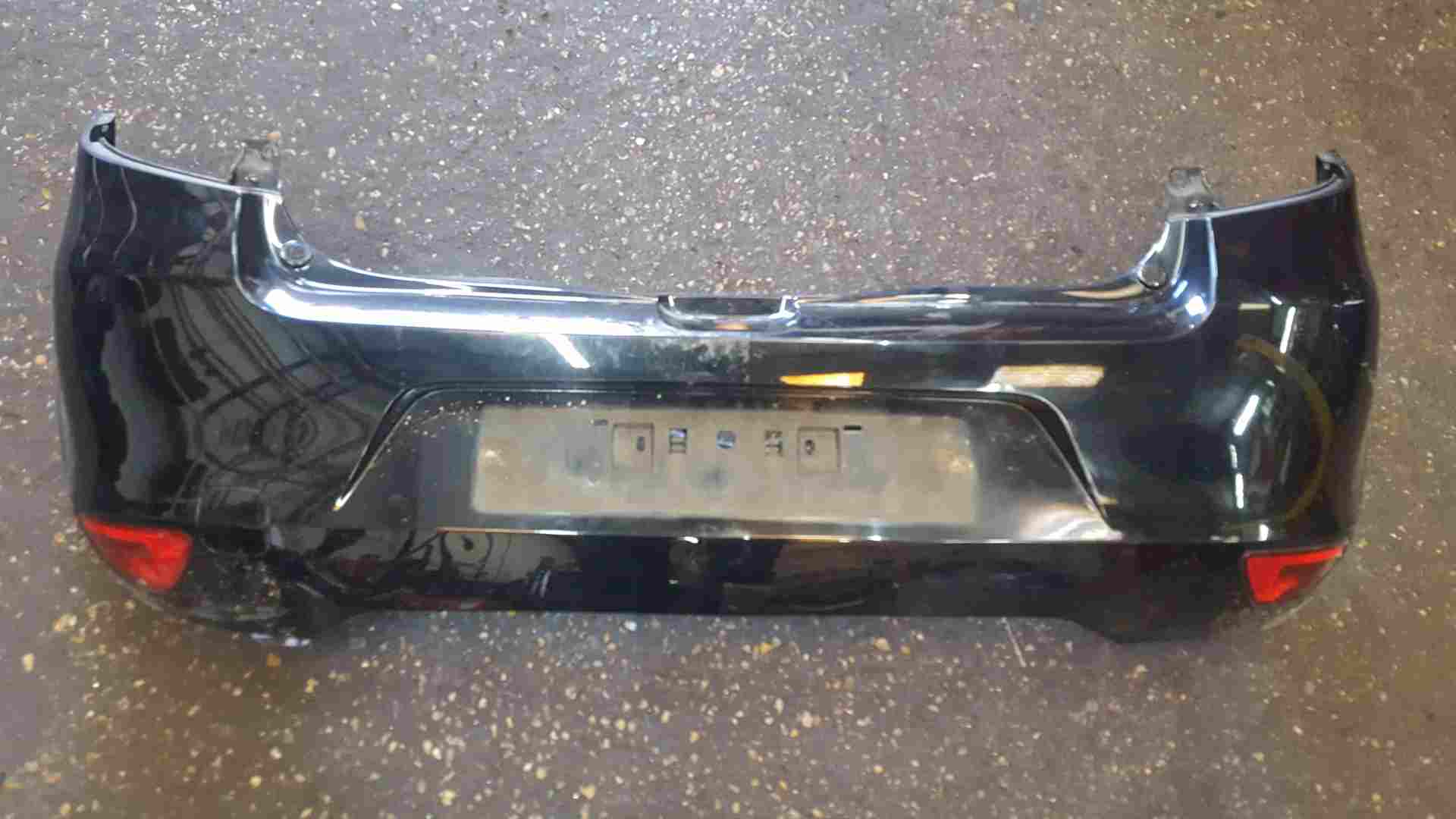 Renault Clio MK3 2009-2012 Rear Bumper Black Tegne Facelift Cracked