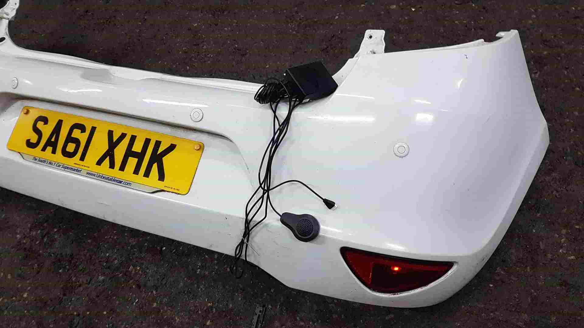 Thumb 4 Renault Clio MK3 2009-2012 Rear Bumper White Ov369 Facelift Reverse Sensors