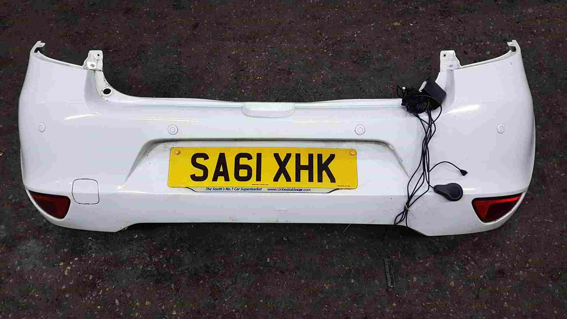 Renault Clio MK3 2009-2012 Rear Bumper White Ov369 Facelift Reverse Sensors