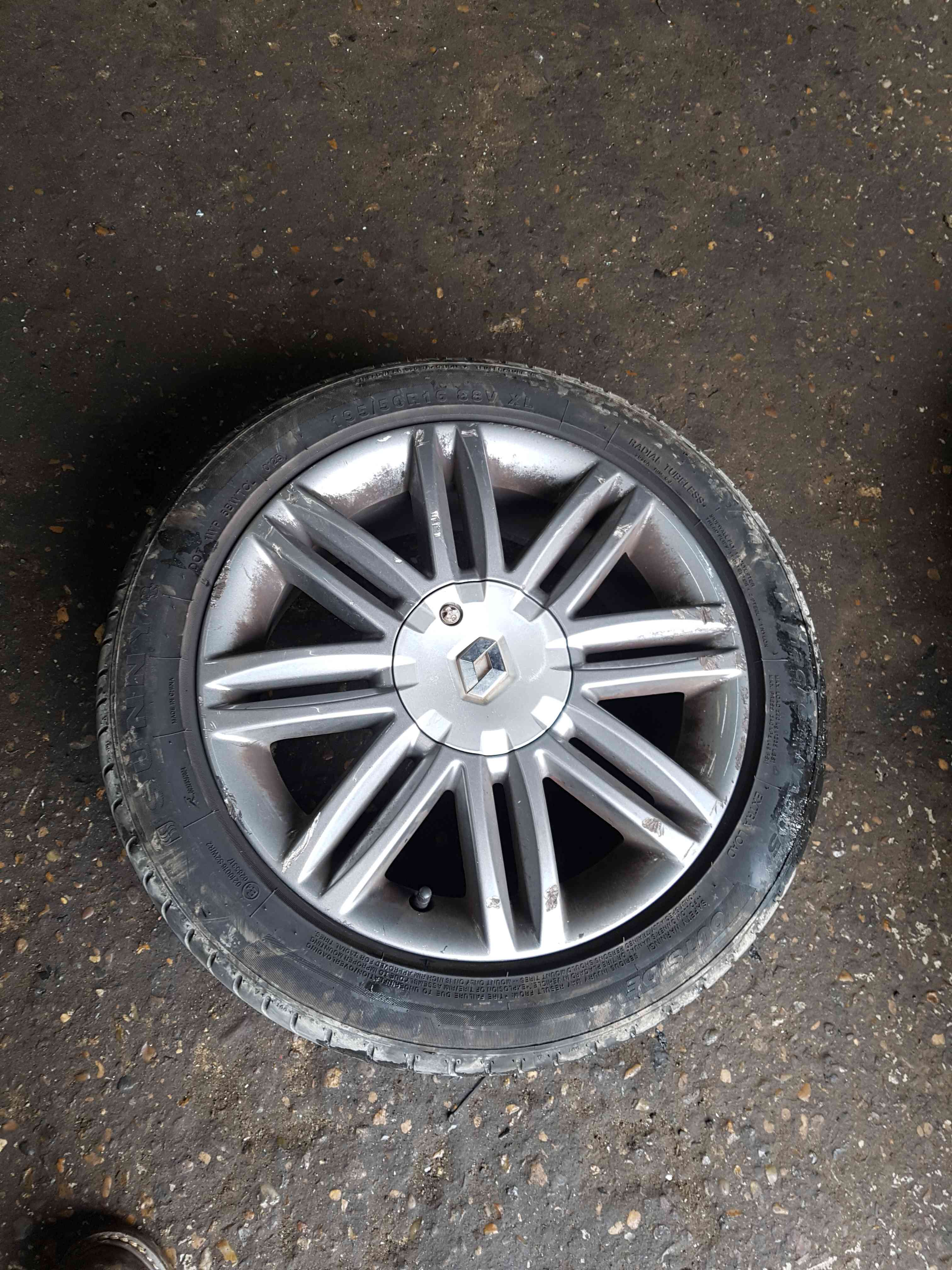 Thumb 2 Renault Clio MK3 2009-2012 Solonia Alloy Wheel + Tyre 195 50 16 6Mm Tread 3/5