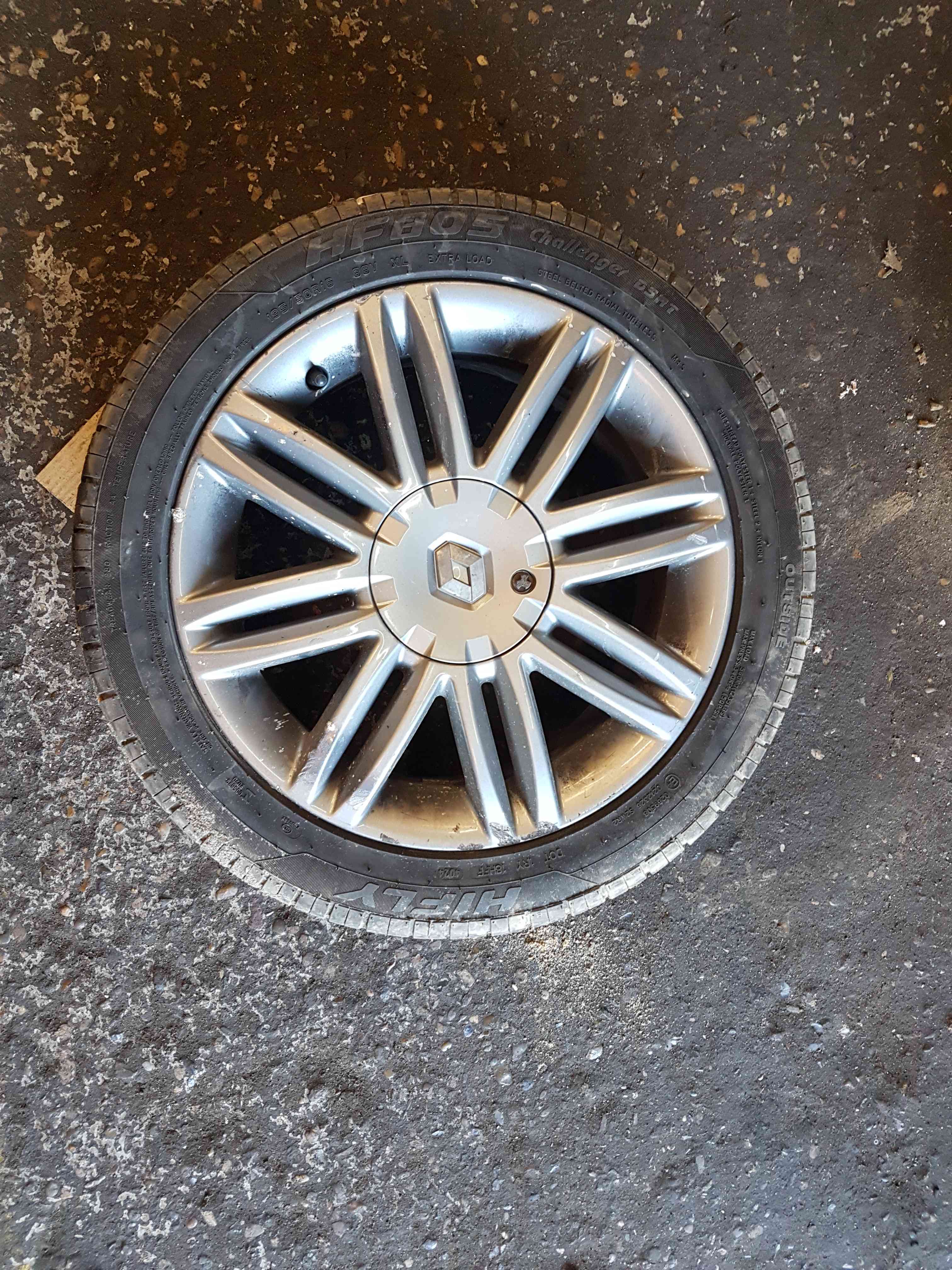 Thumb 10 Renault Clio MK3 2009-2012 Solonia Alloy Wheel + Tyre 195 50 16 6Mm Tread 3/5