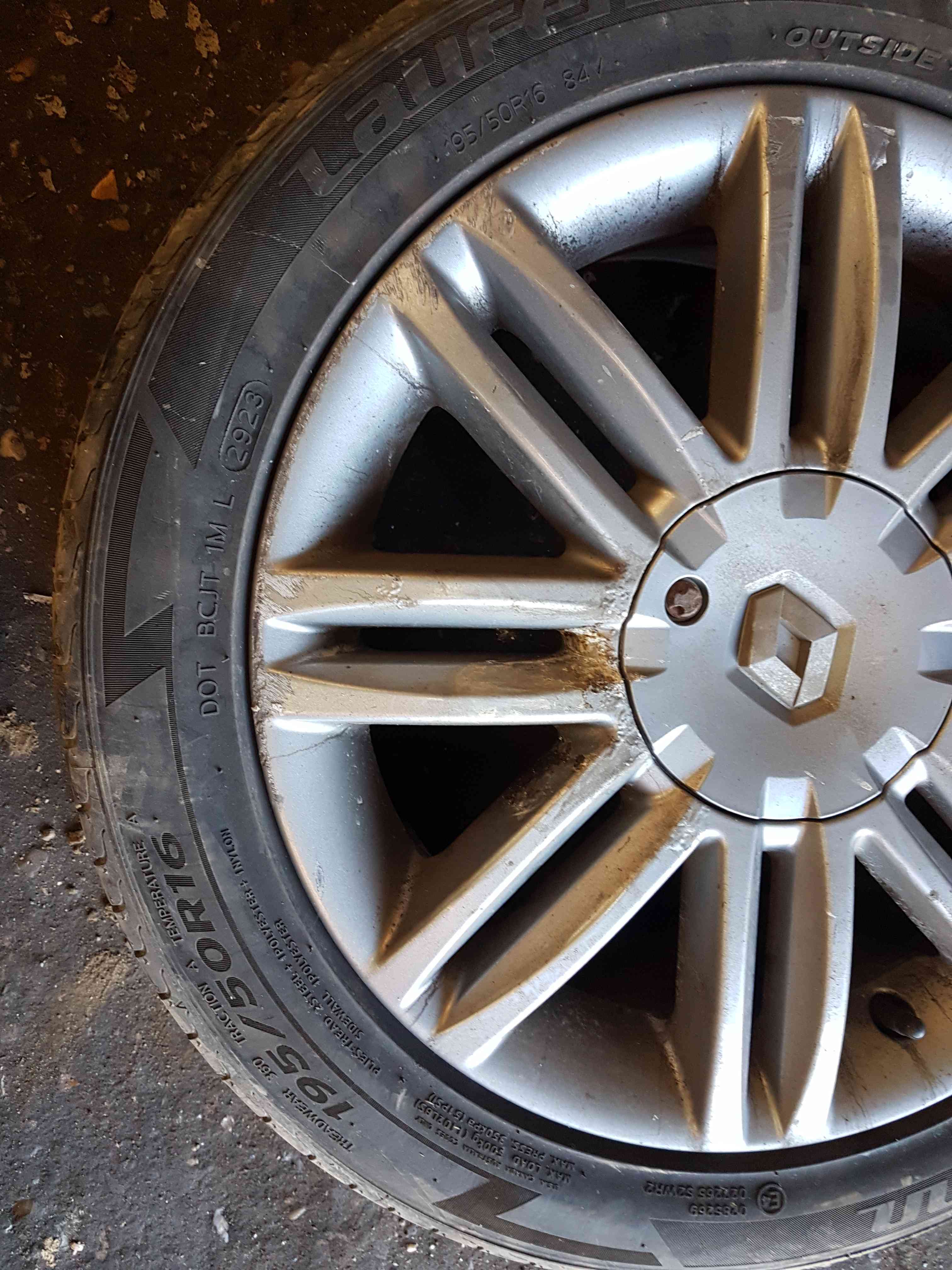 Thumb 3 Renault Clio MK3 2009-2012 Solonia Alloy Wheel + Tyre 195 50 16 6Mm Tread 3/5