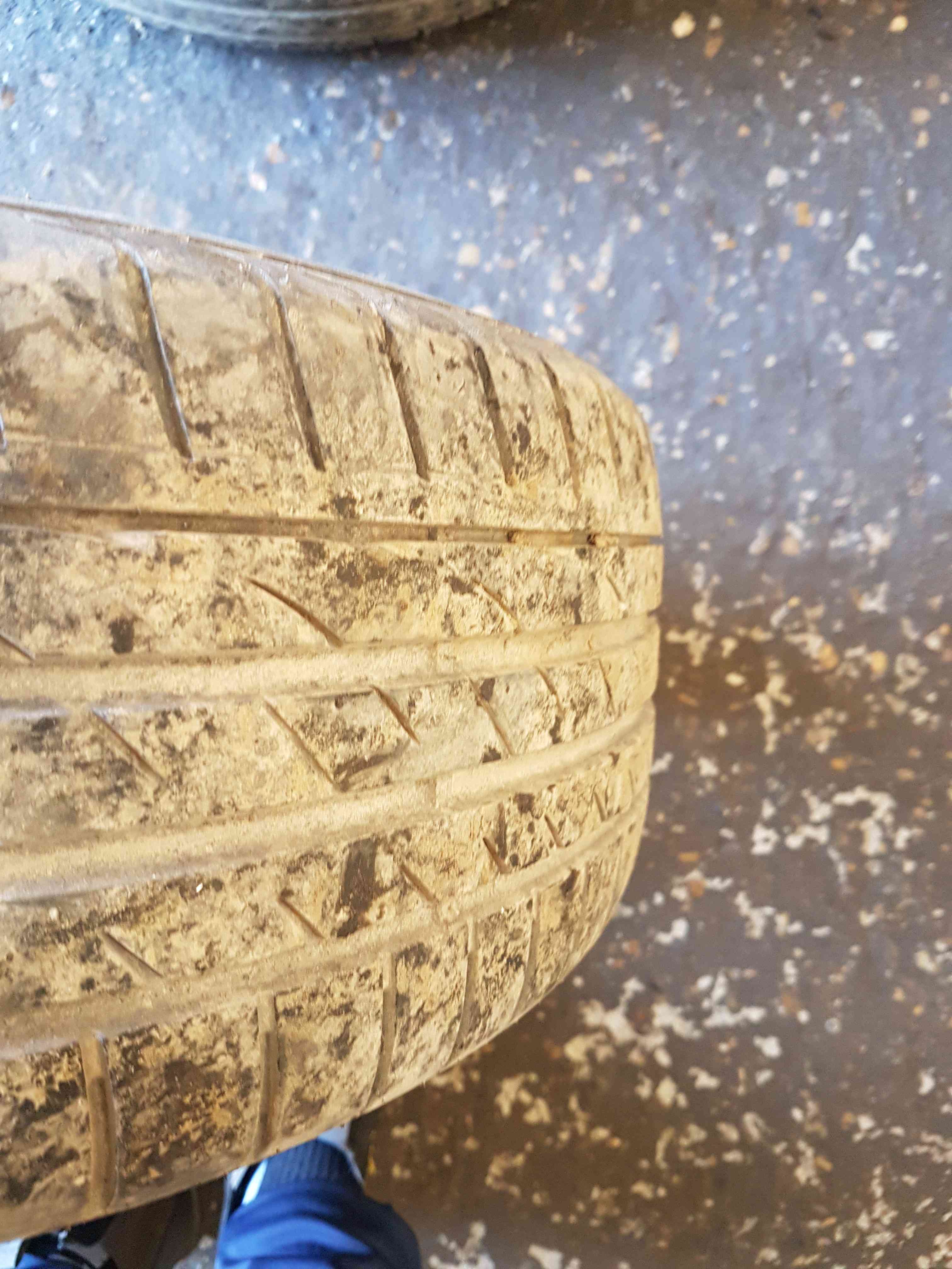 Thumb 10 Renault Clio MK3 2009-2012 Solonia Alloy Wheel + Tyre 195 50 16 6Mm Tread 3/5