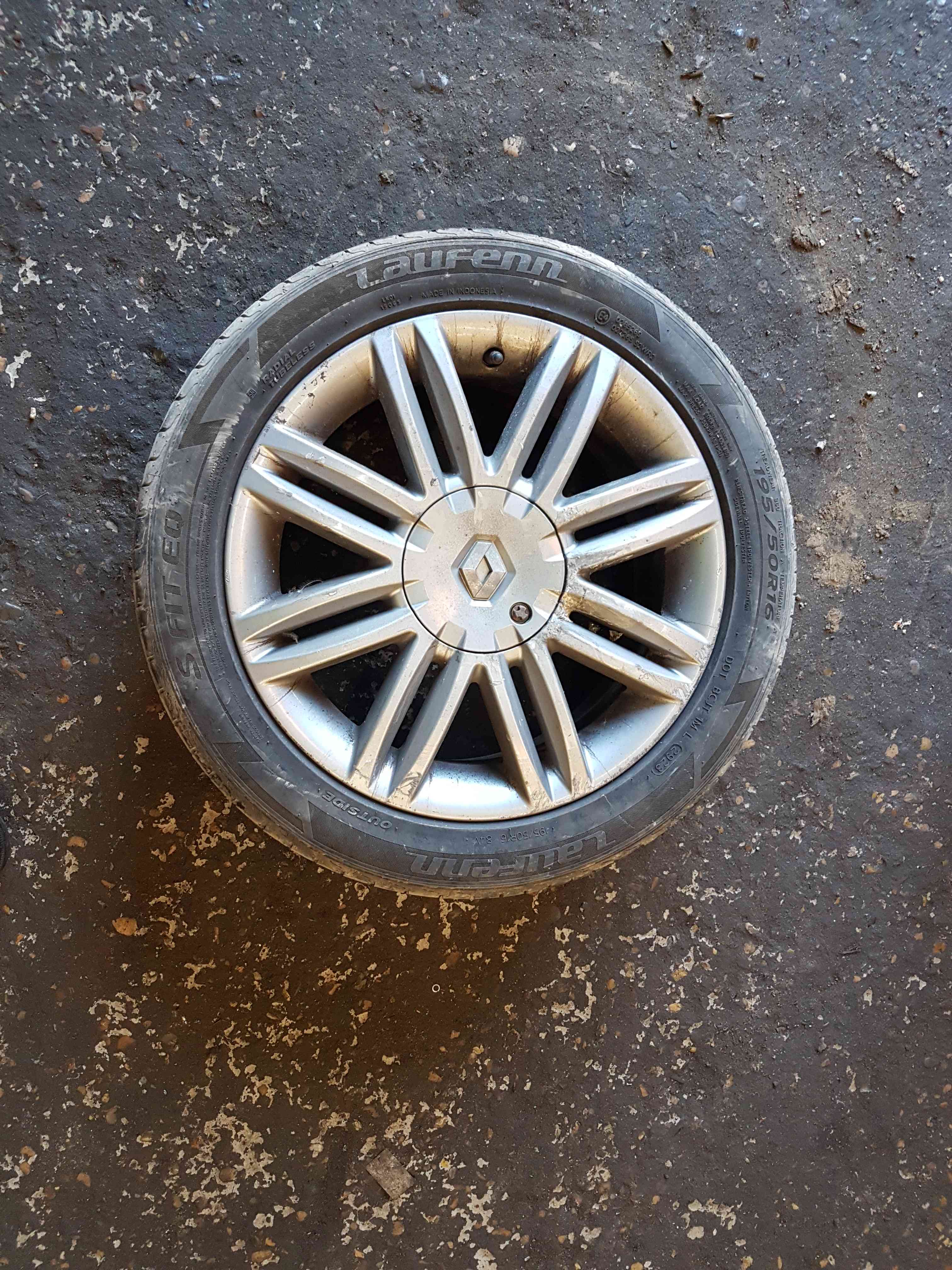 Thumb 11 Renault Clio MK3 2009-2012 Solonia Alloy Wheel + Tyre 195 50 16 6Mm Tread 3/5