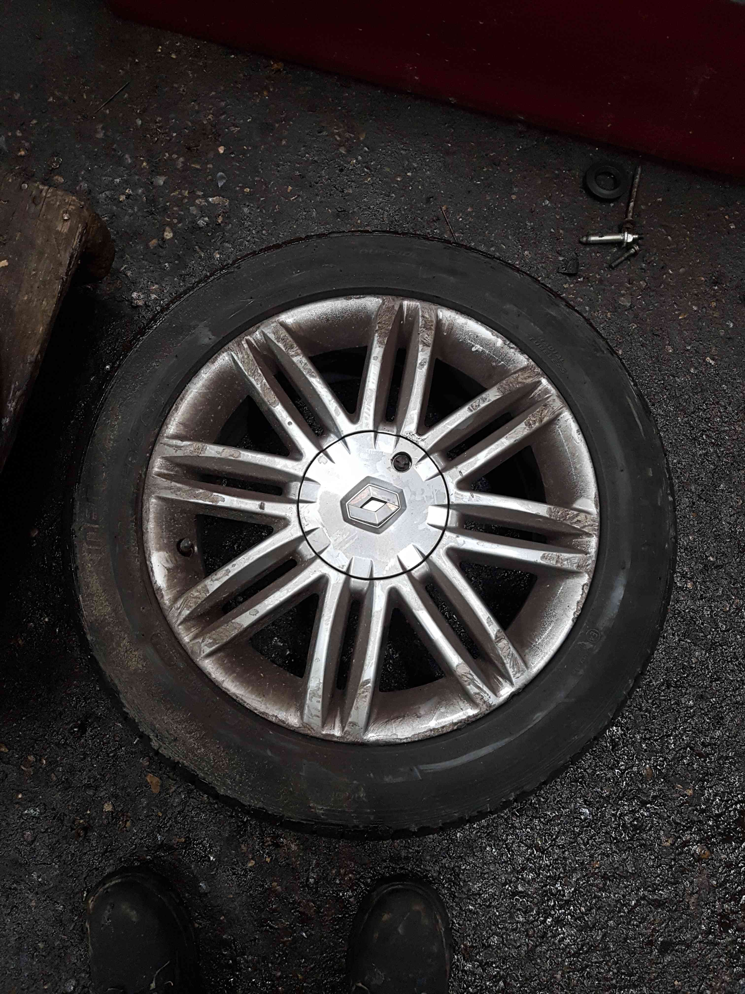 Thumb 5 Renault Clio MK3 2009-2012 Solonia Alloy Wheel + Tyre 195 55 16 5Mm Tread 3/5