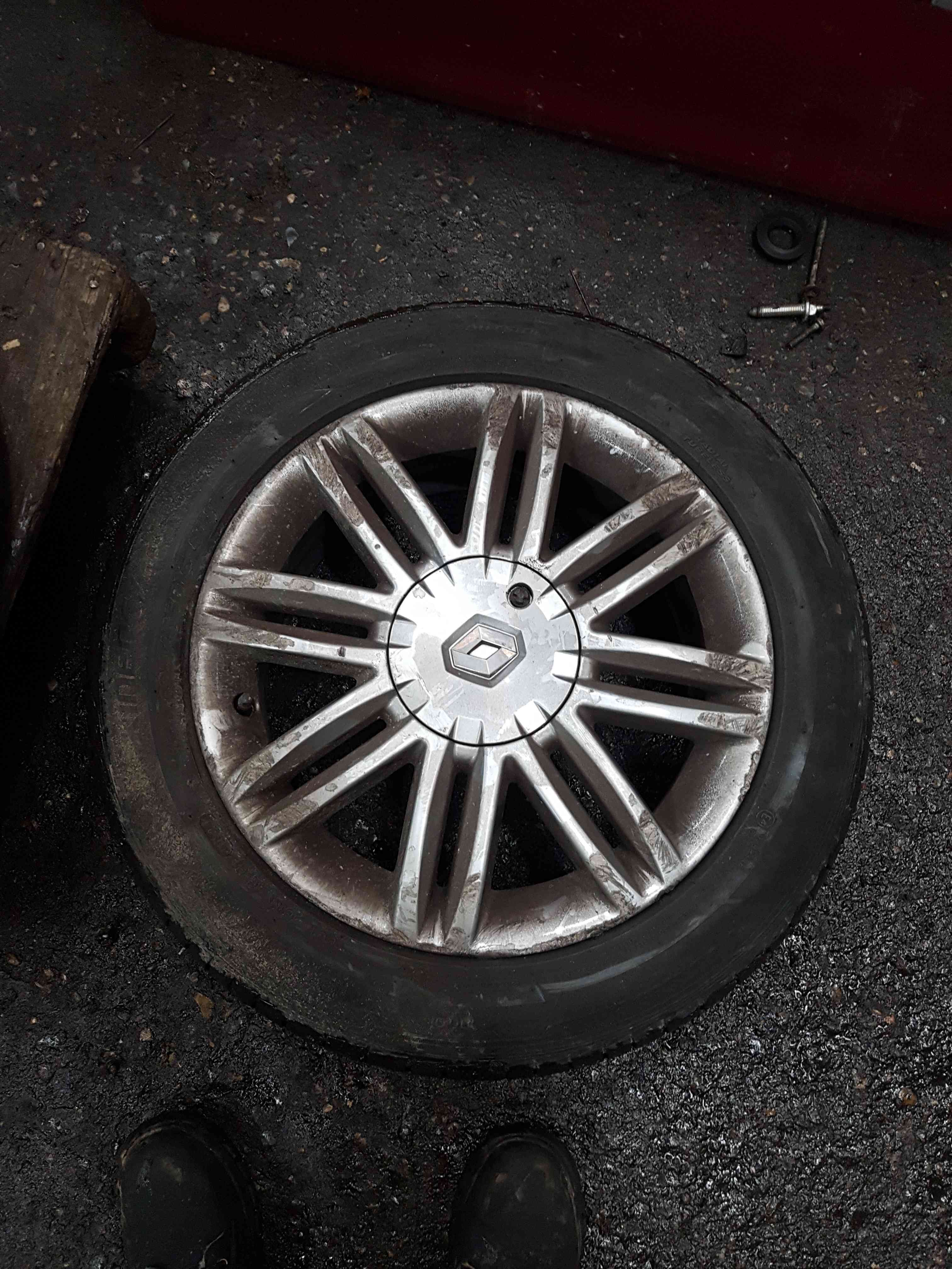 Thumb 4 Renault Clio MK3 2009-2012 Solonia Alloy Wheel + Tyre 195 55 16 5Mm Tread 3/5