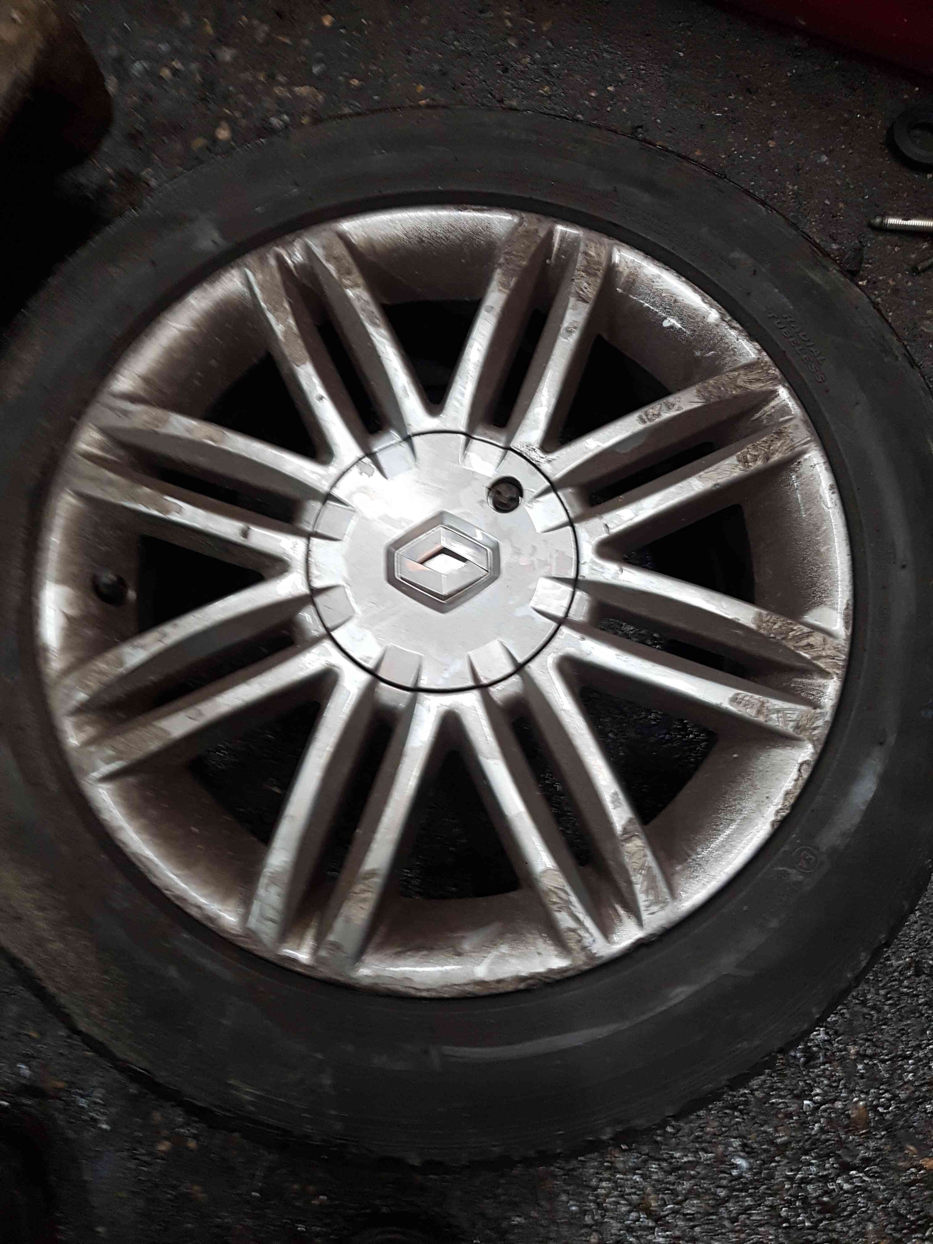 Thumb 2 Renault Clio MK3 2009-2012 Solonia Alloy Wheel + Tyre 195 55 16 5Mm Tread 3/5