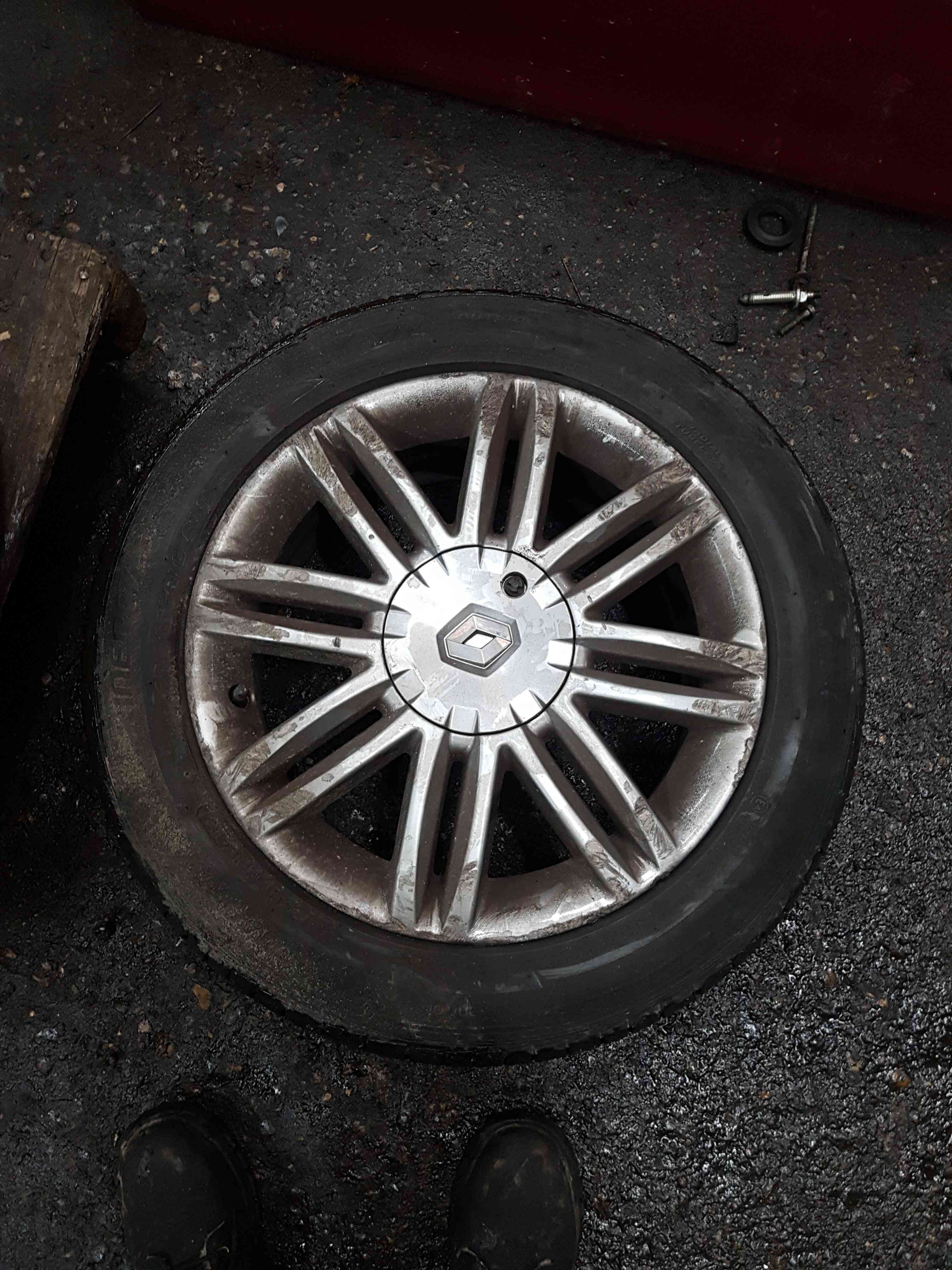 Thumb 7 Renault Clio MK3 2009-2012 Solonia Alloy Wheel + Tyre 195 55 16 5Mm Tread 3/5