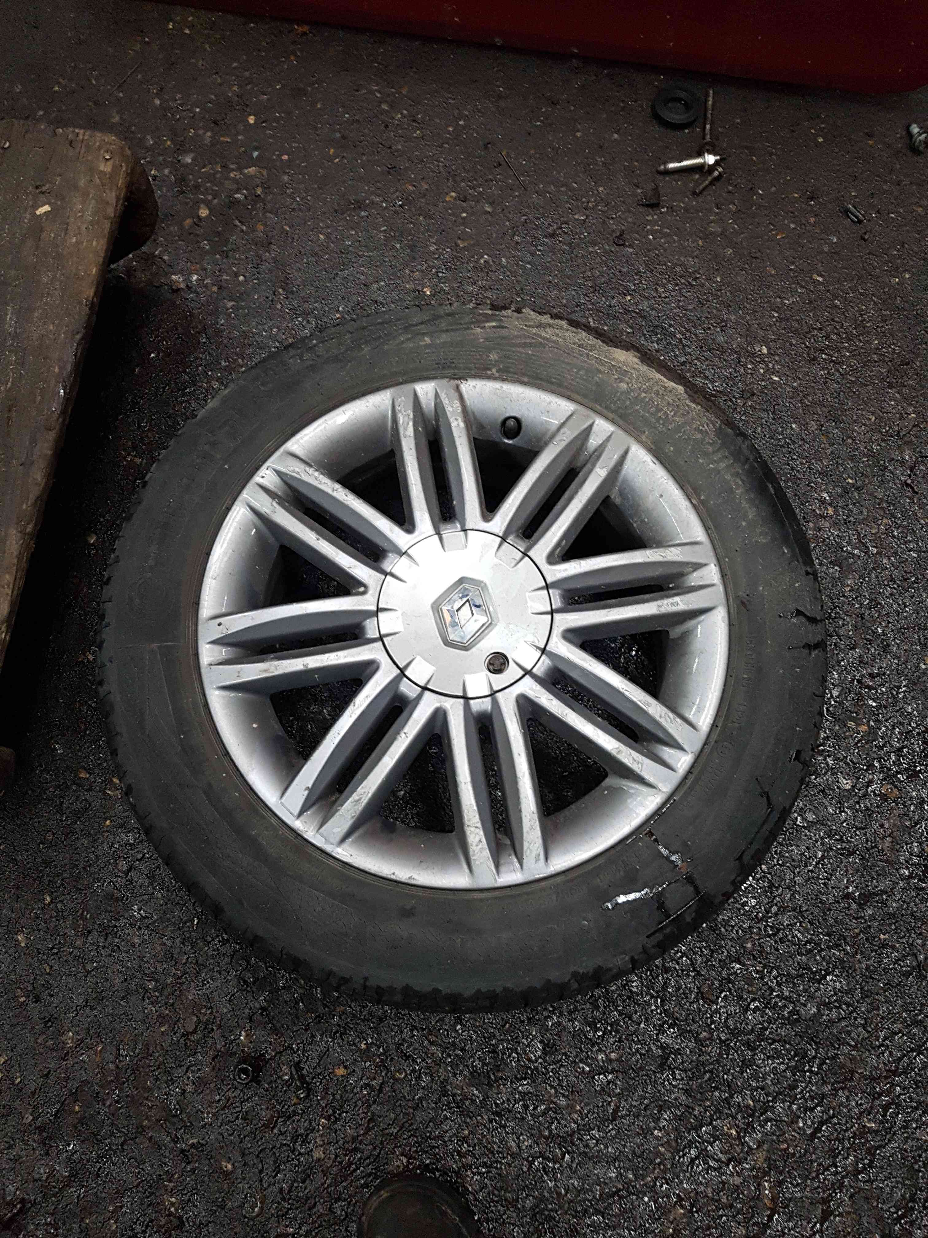 Thumb 5 Renault Clio MK3 2009-2012 Solonia Alloy Wheel + Tyre 195 55 16 6Mm Tread 3/5