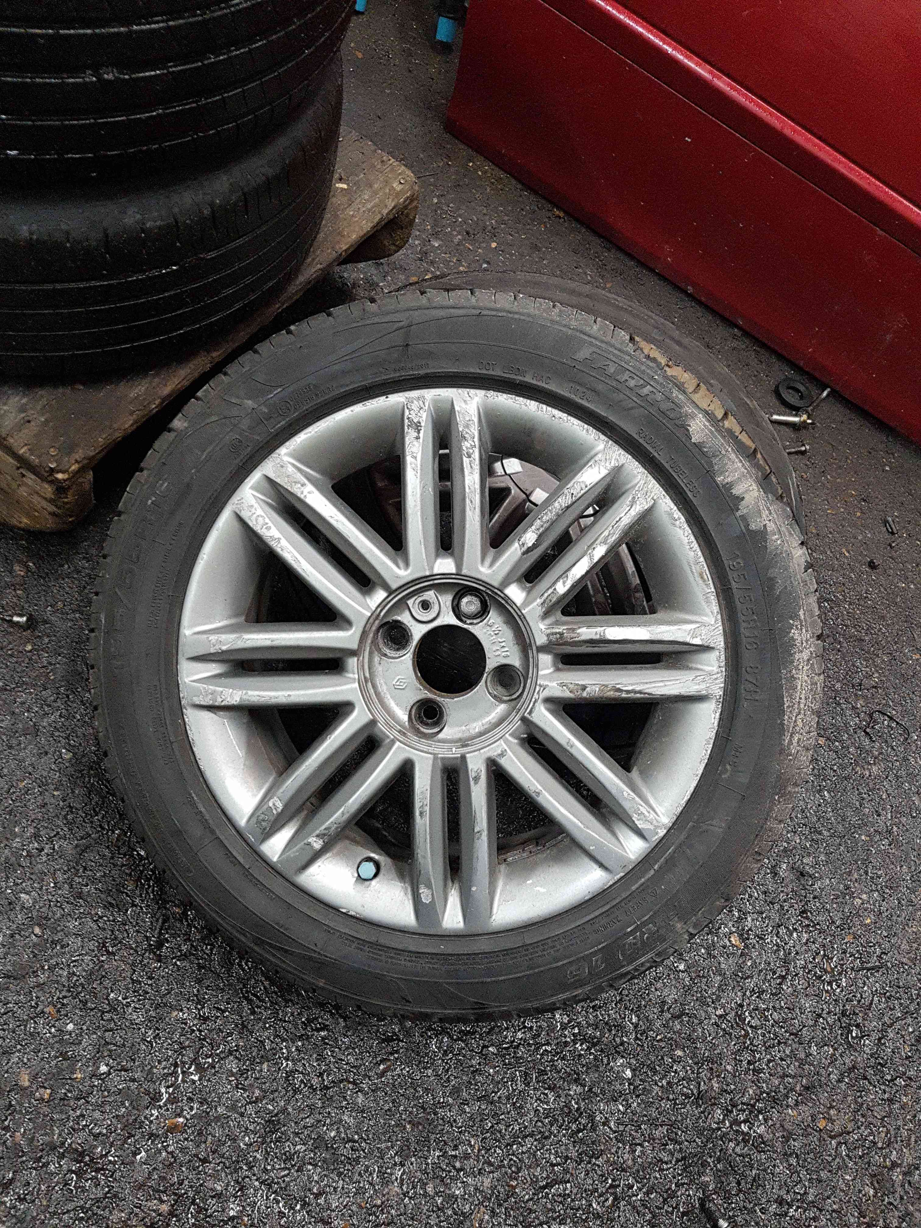 Thumb 9 Renault Clio MK3 2009-2012 Solonia Alloy Wheel + Tyre 195 55 16 Tread 3/5 7mm