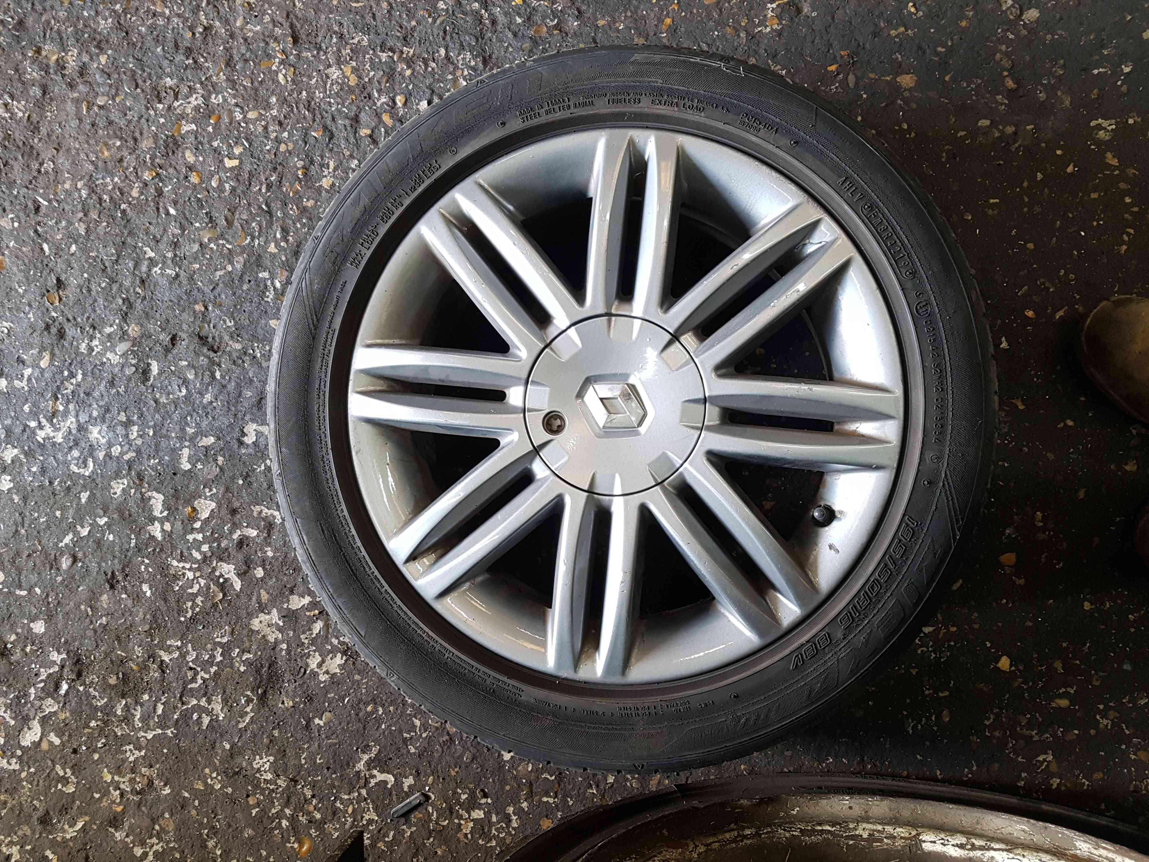 Thumb 2 Renault Clio MK3 2009-2012 Solonia Alloy Wheel 16Inch 3/5 8200899145 anthracite 