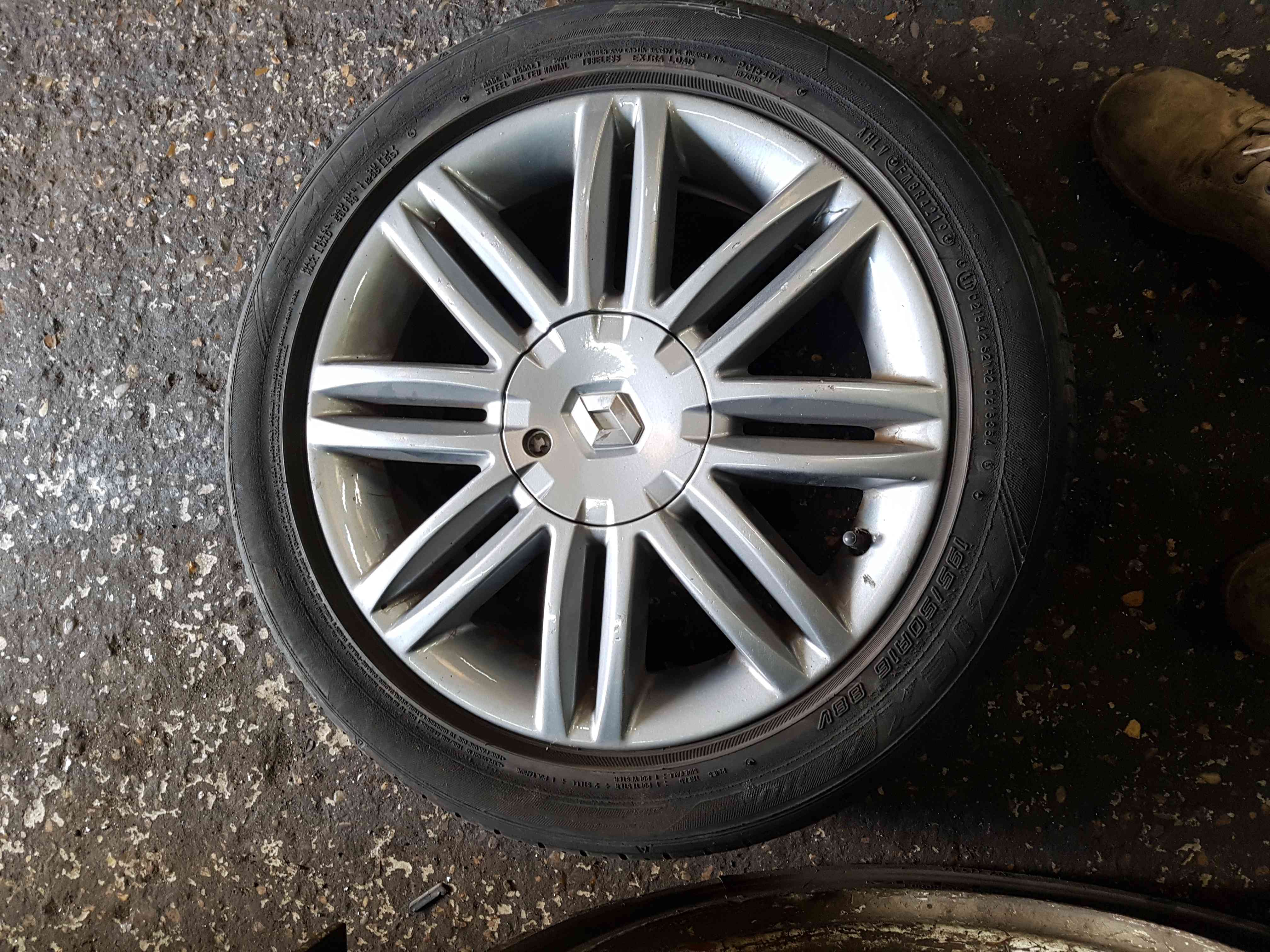 Thumb 7 Renault Clio MK3 2009-2012 Solonia Alloy Wheel 16Inch 3/5 8200899145 anthracite 