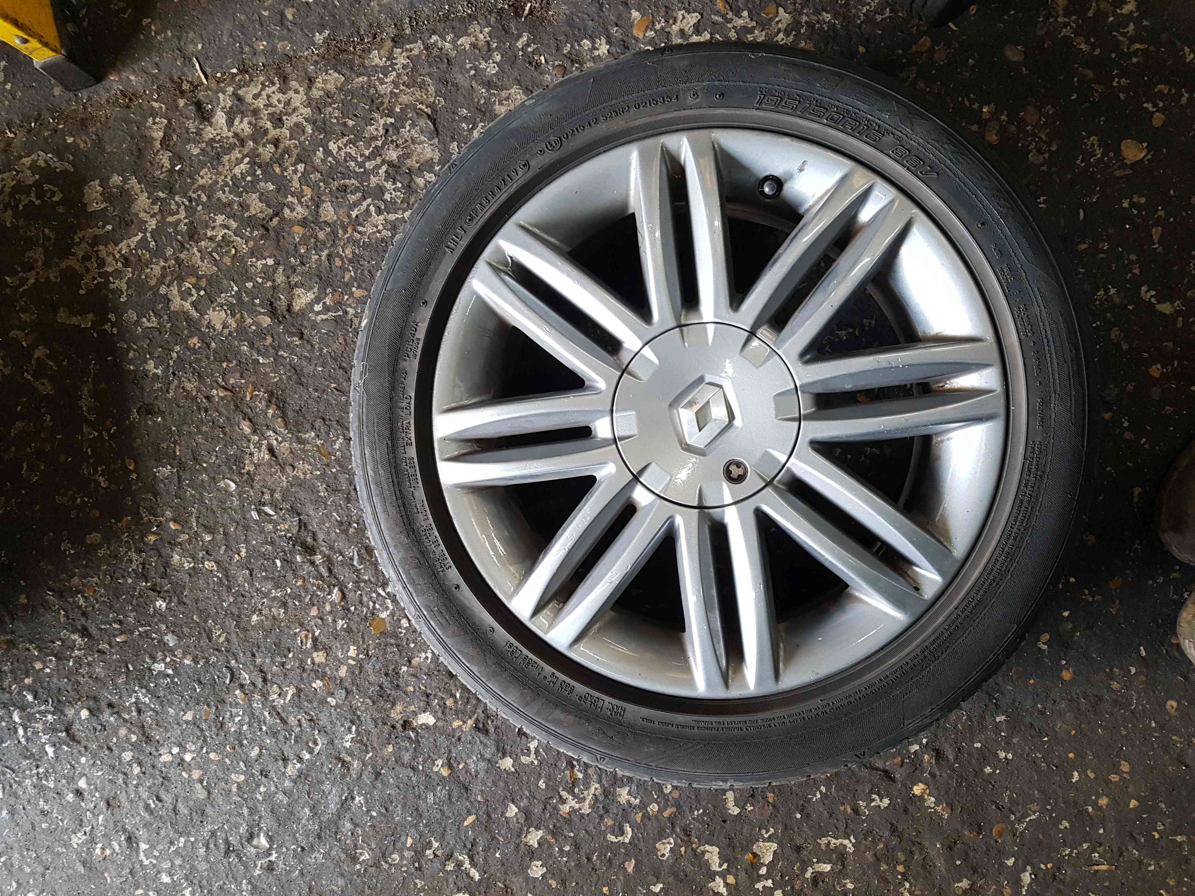 Thumb 9 Renault Clio MK3 2009-2012 Solonia Alloy Wheel 16Inch 3/5 8200899145 anthracite 