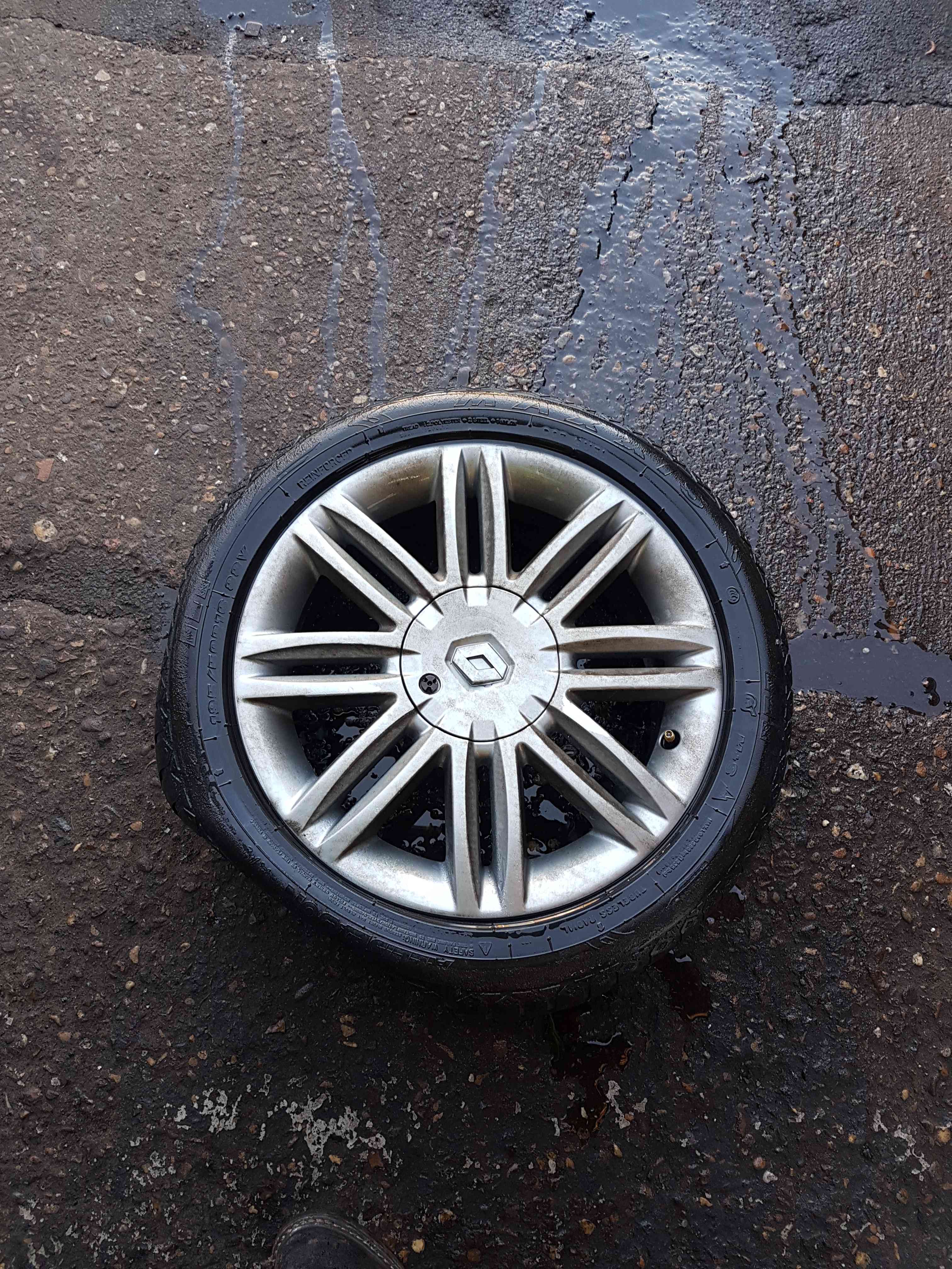 Thumb 2 Renault Clio MK3 2009-2012 Solonia Alloy Wheel 16inch 4/5