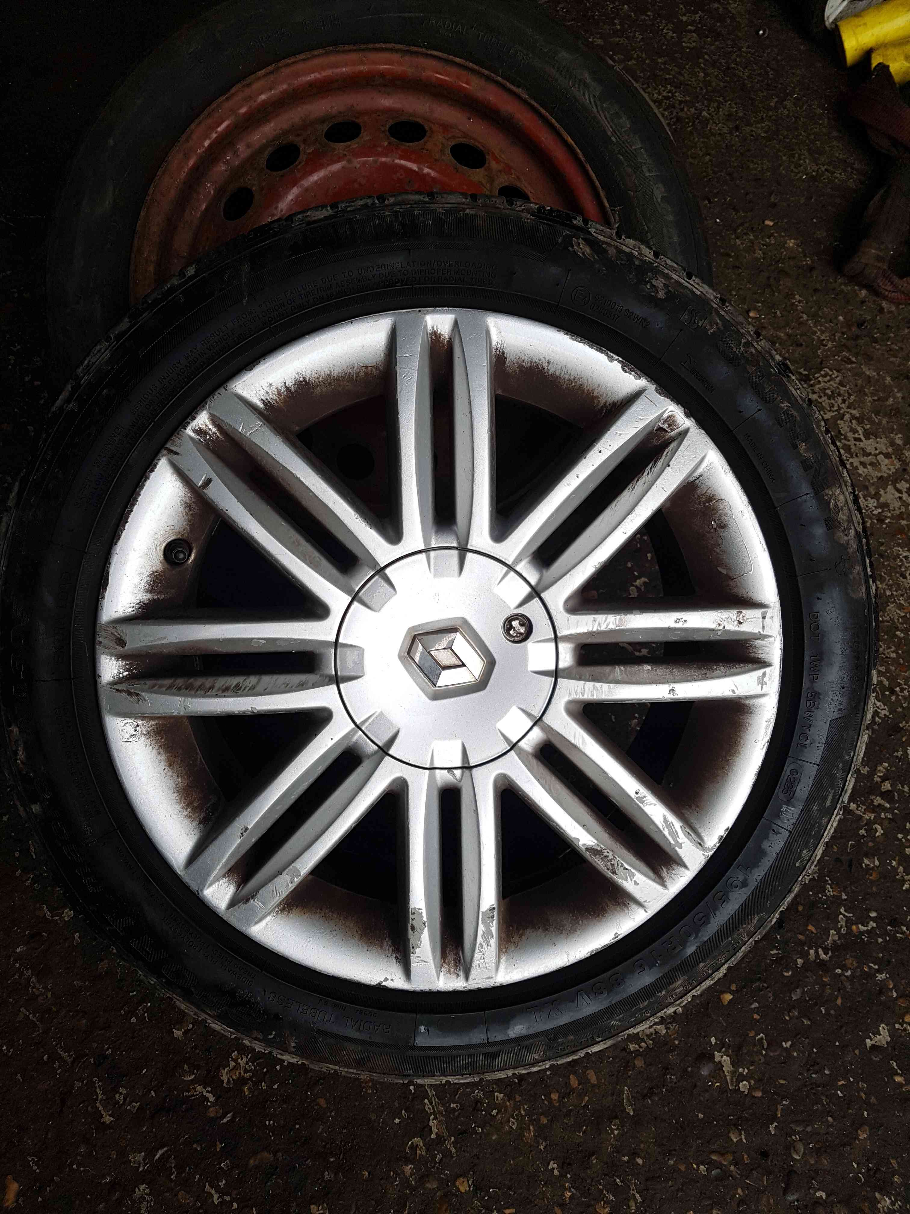 Thumb 3 Renault Clio MK3 2009-2012 Solonia Alloy Wheel 16inch 3/5 6mm