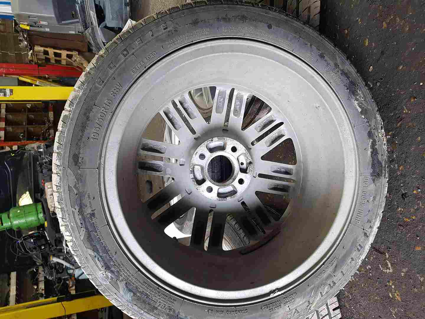 Thumb 3 Renault Clio MK3 2009-2012 Solonia Alloy Wheel 16inch 3/5 8200317808