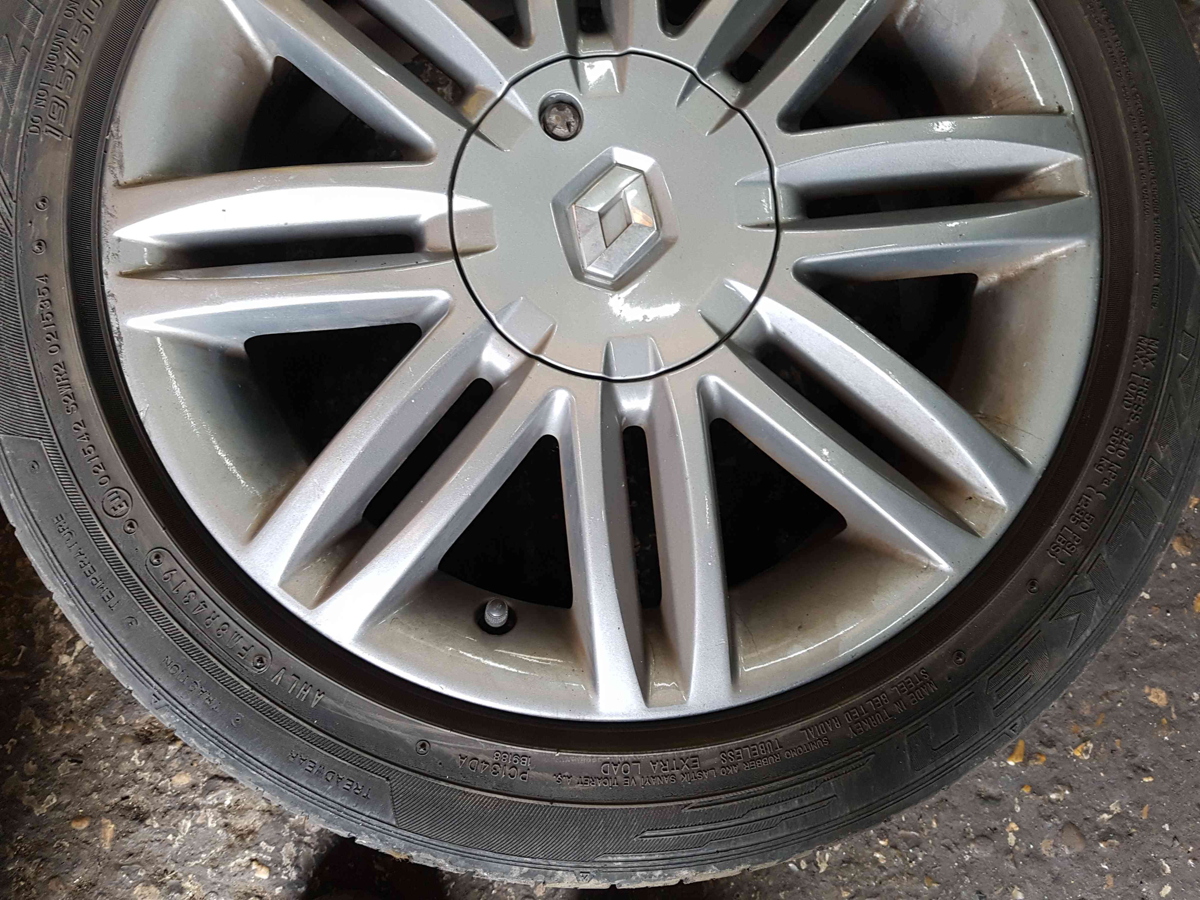 Thumb 3 Renault Clio MK3 2009-2012 Solonia Alloy Wheel 3/5 8200899145 Anthracite 