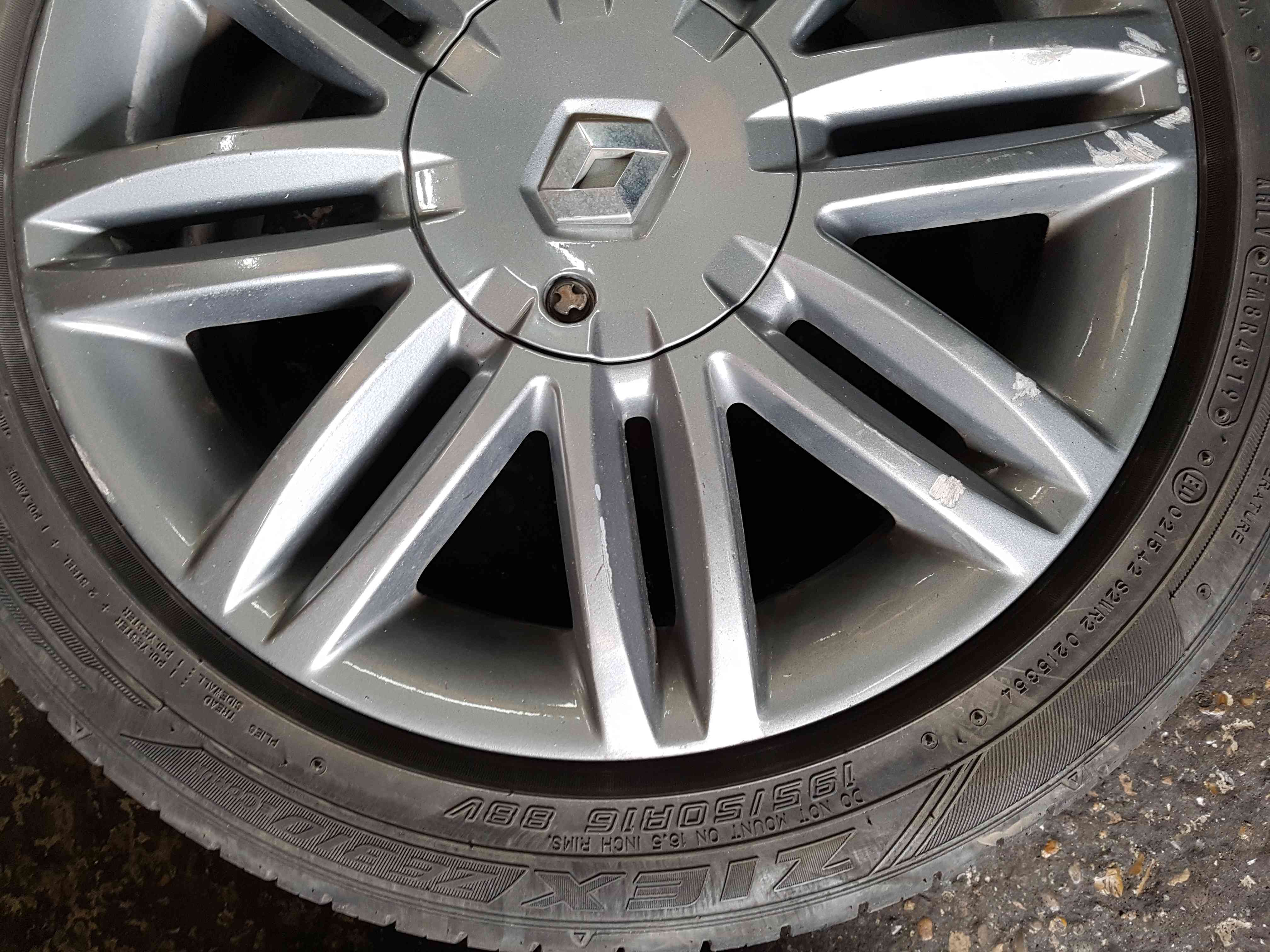 Thumb 3 Renault Clio MK3 2009-2012 Solonia Alloy Wheel 3/5 8200899145 anthracite 1955016