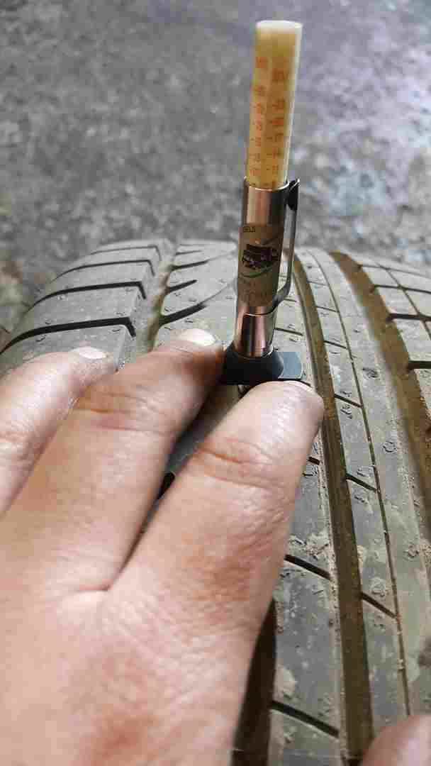 Thumb 3 Renault Clio MK3 2009-2012 Steel Wheel RIM + Tyre 185 60 15 8Mm Tread 3/5