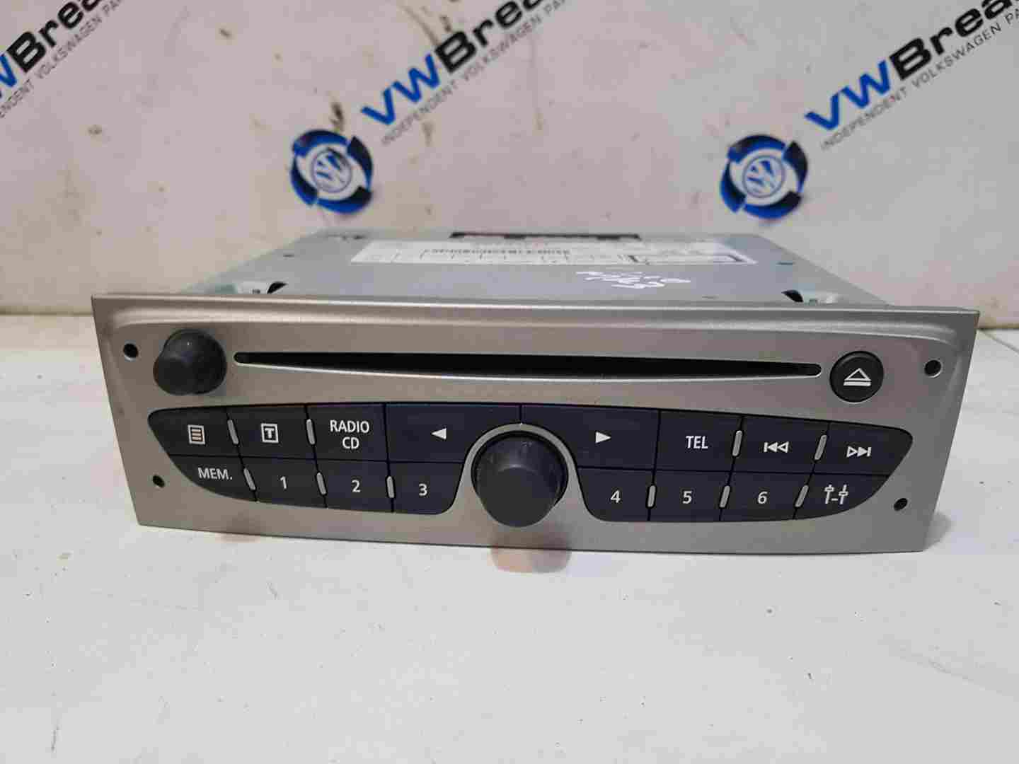Renault Clio MK3 2009-2012 TOM Tom SAT Nav Cd Player Radio 281159684R