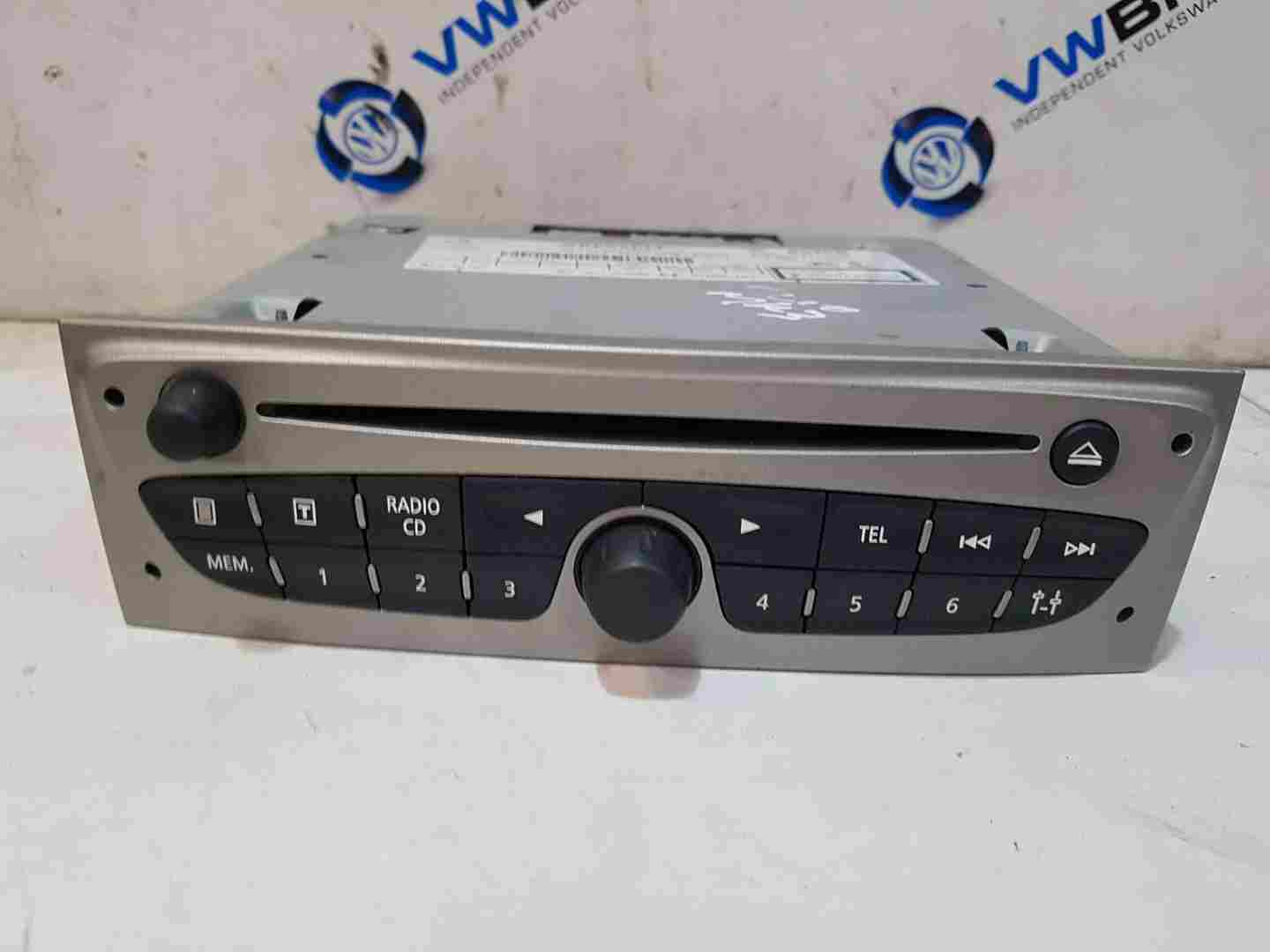 Thumb 2 Renault Clio MK3 2009-2012 TOM Tom SAT Nav Cd Player Radio 281159684R