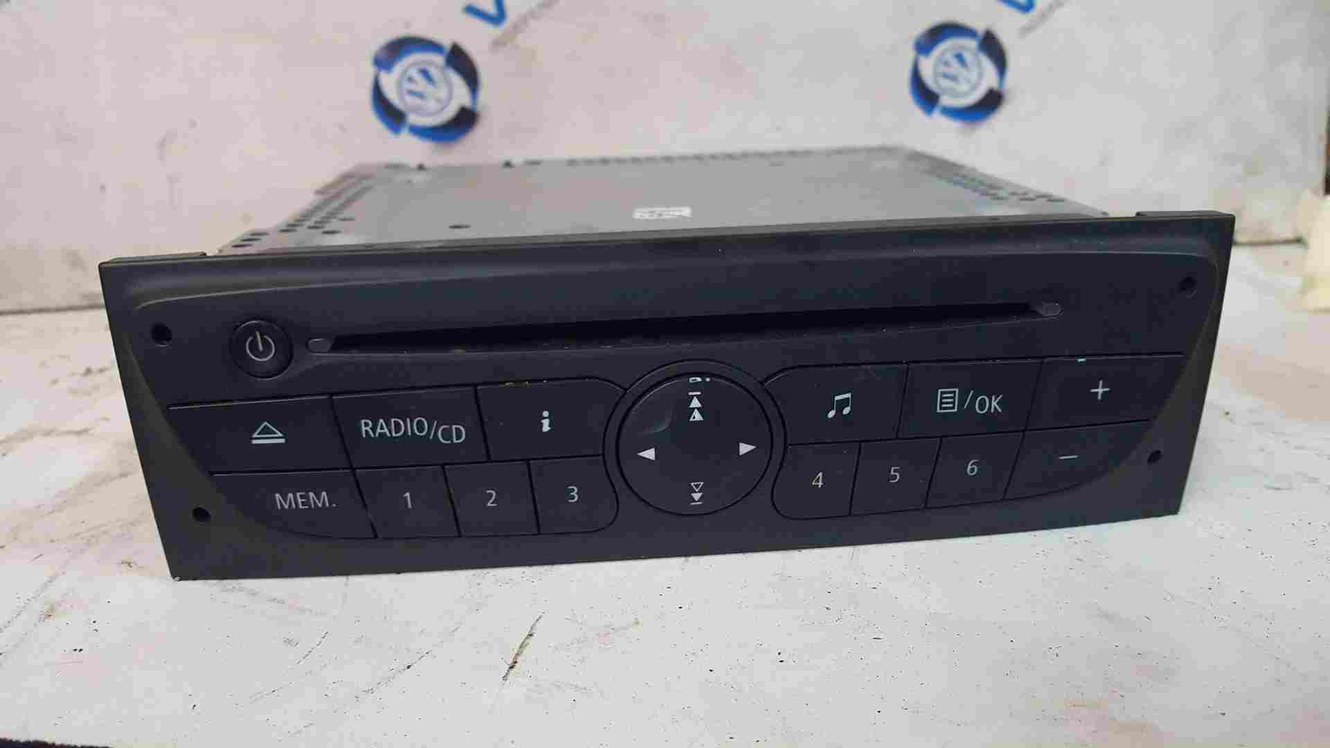 Thumb 7 Renault Clio MK3 2009-2012 TOM Tom SAT Nav Cd Player Radio 281150038R