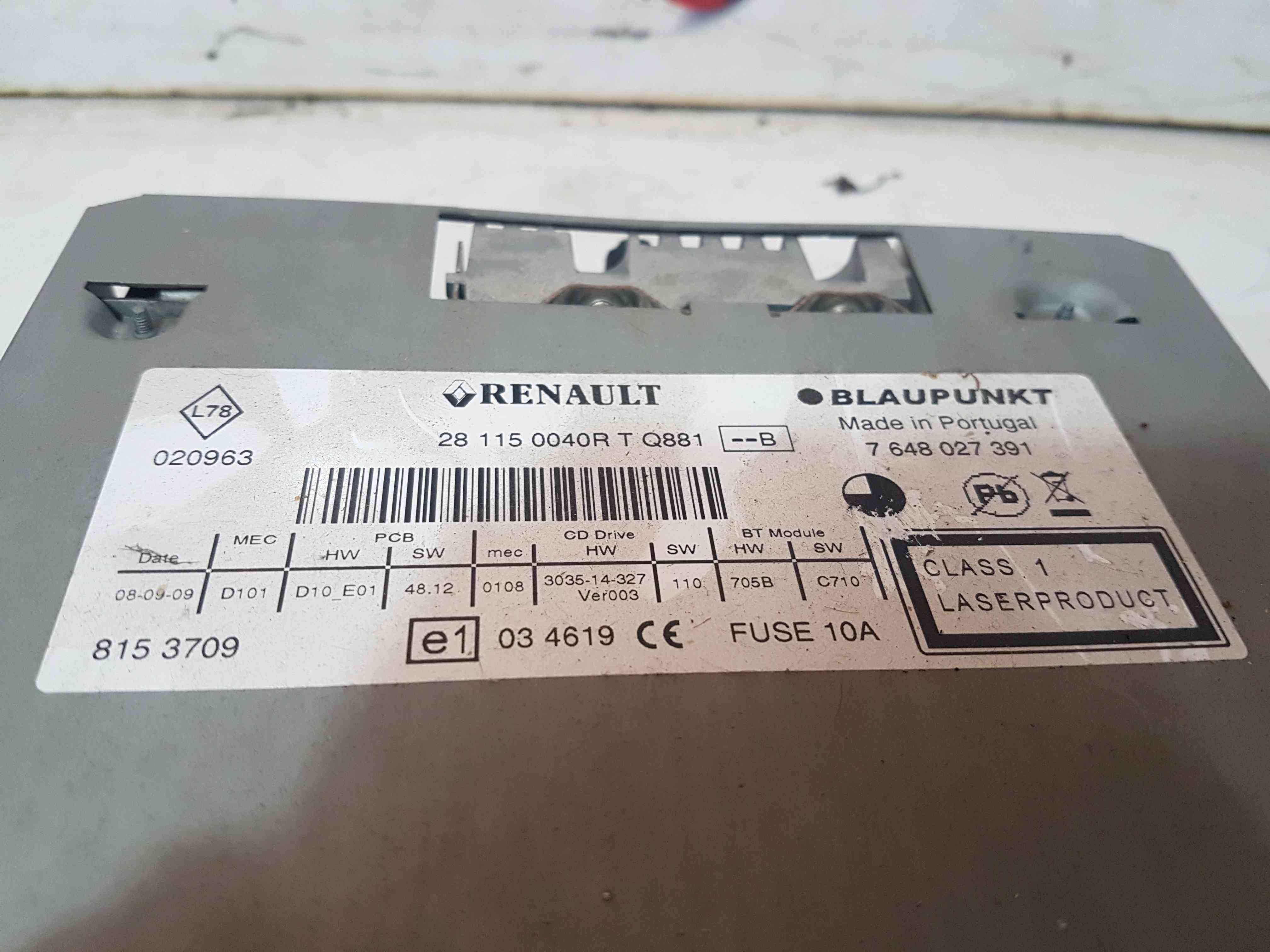 Thumb 4 Renault Clio MK3 2009-2012 TOM Tom SAT Nav Cd Player Radio 281150040R + Code