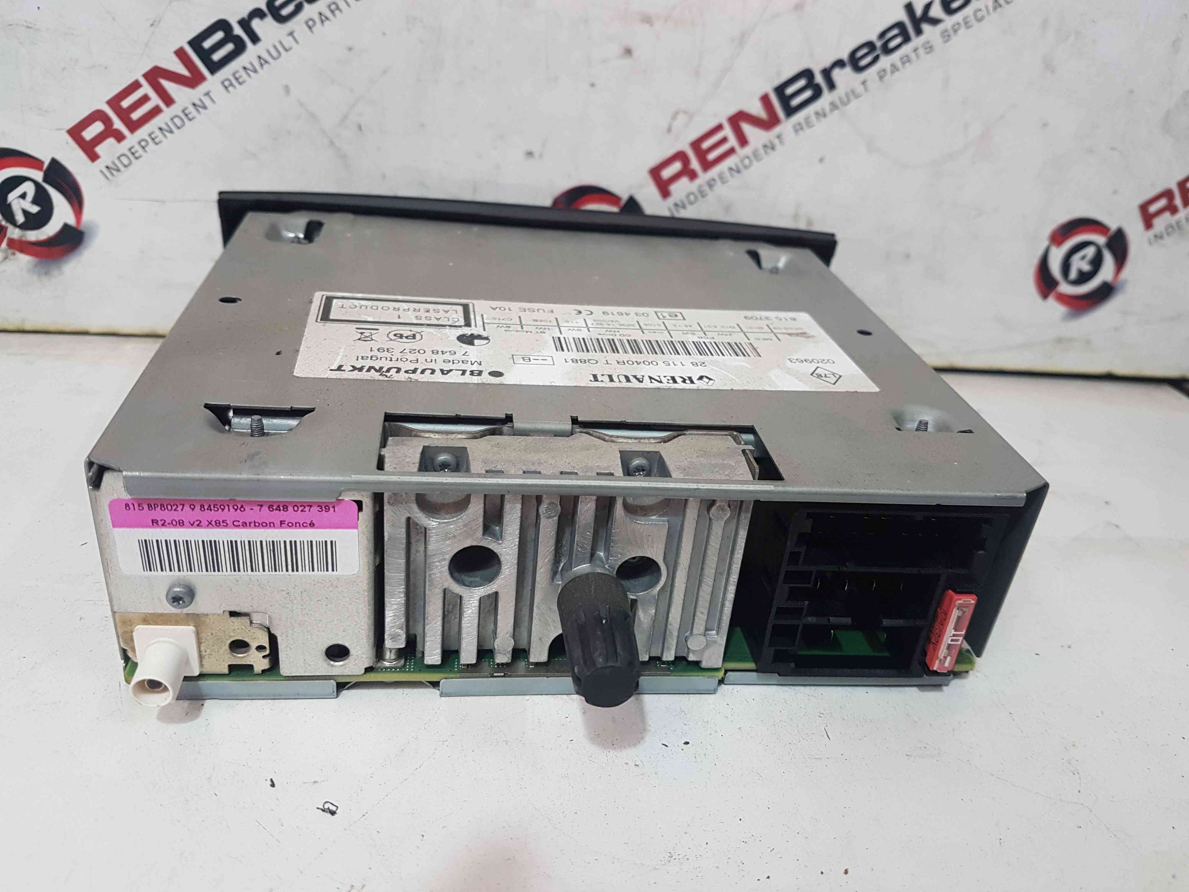 Thumb 6 Renault Clio MK3 2009-2012 TOM Tom SAT Nav Cd Player Radio 281150040R + Code