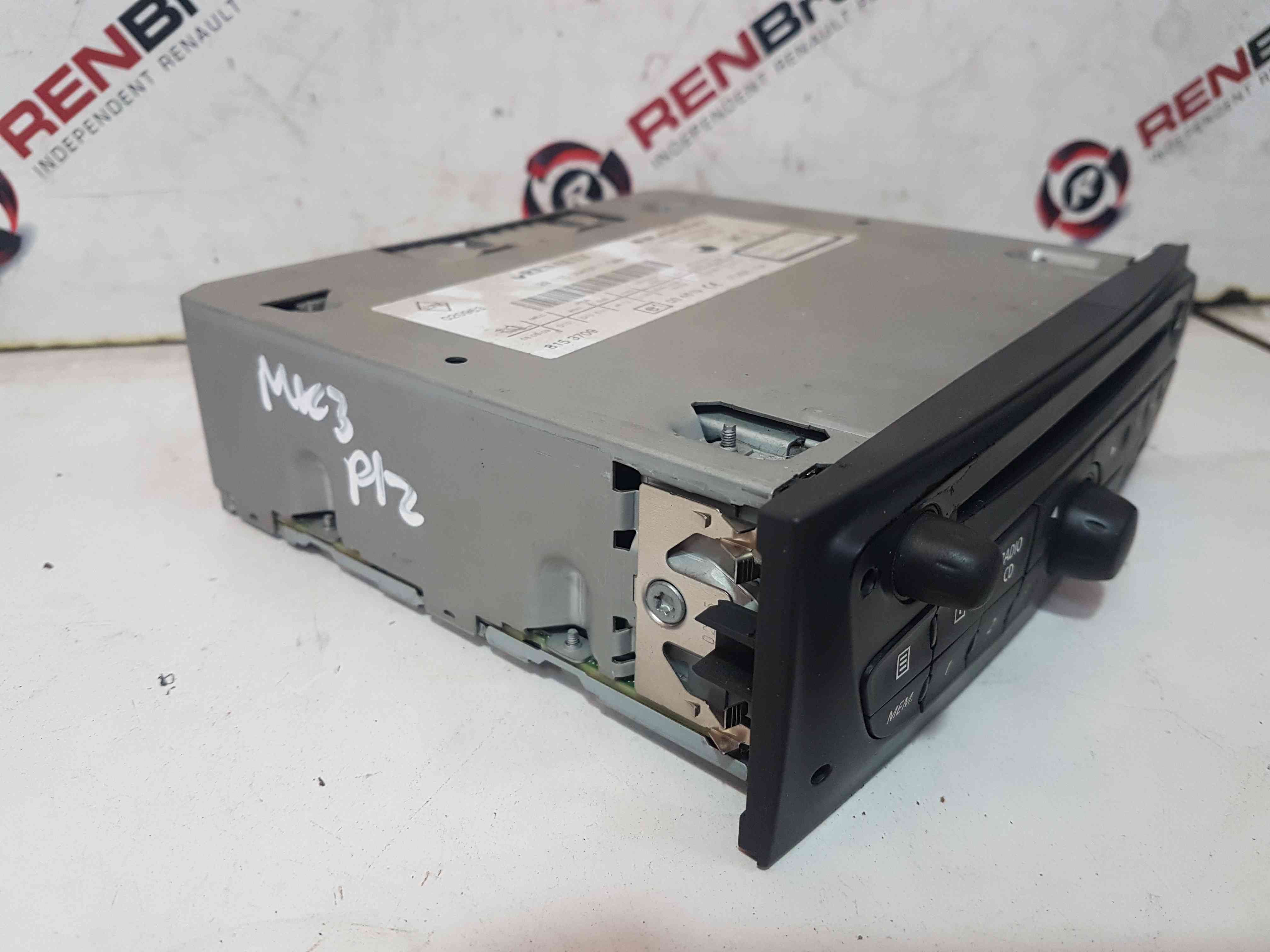 Thumb 7 Renault Clio MK3 2009-2012 TOM Tom SAT Nav Cd Player Radio 281150040R + Code